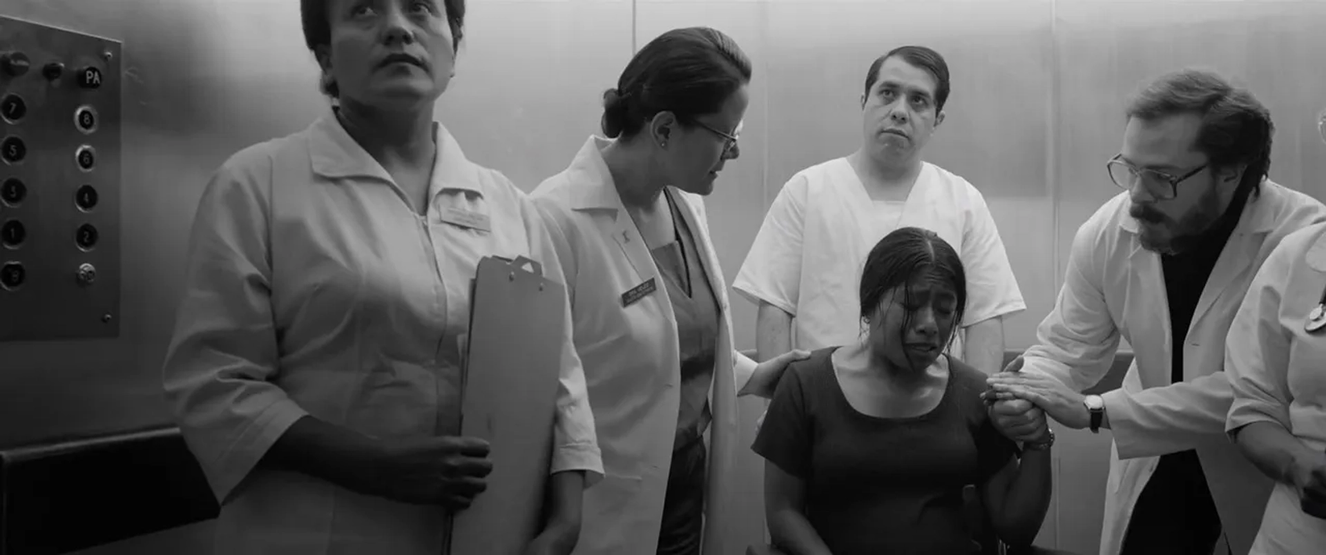 Yalitza Aparicio, Zarela Lizbeth Chinolla Arellano, and Fernando Grediaga in Roma (2018)