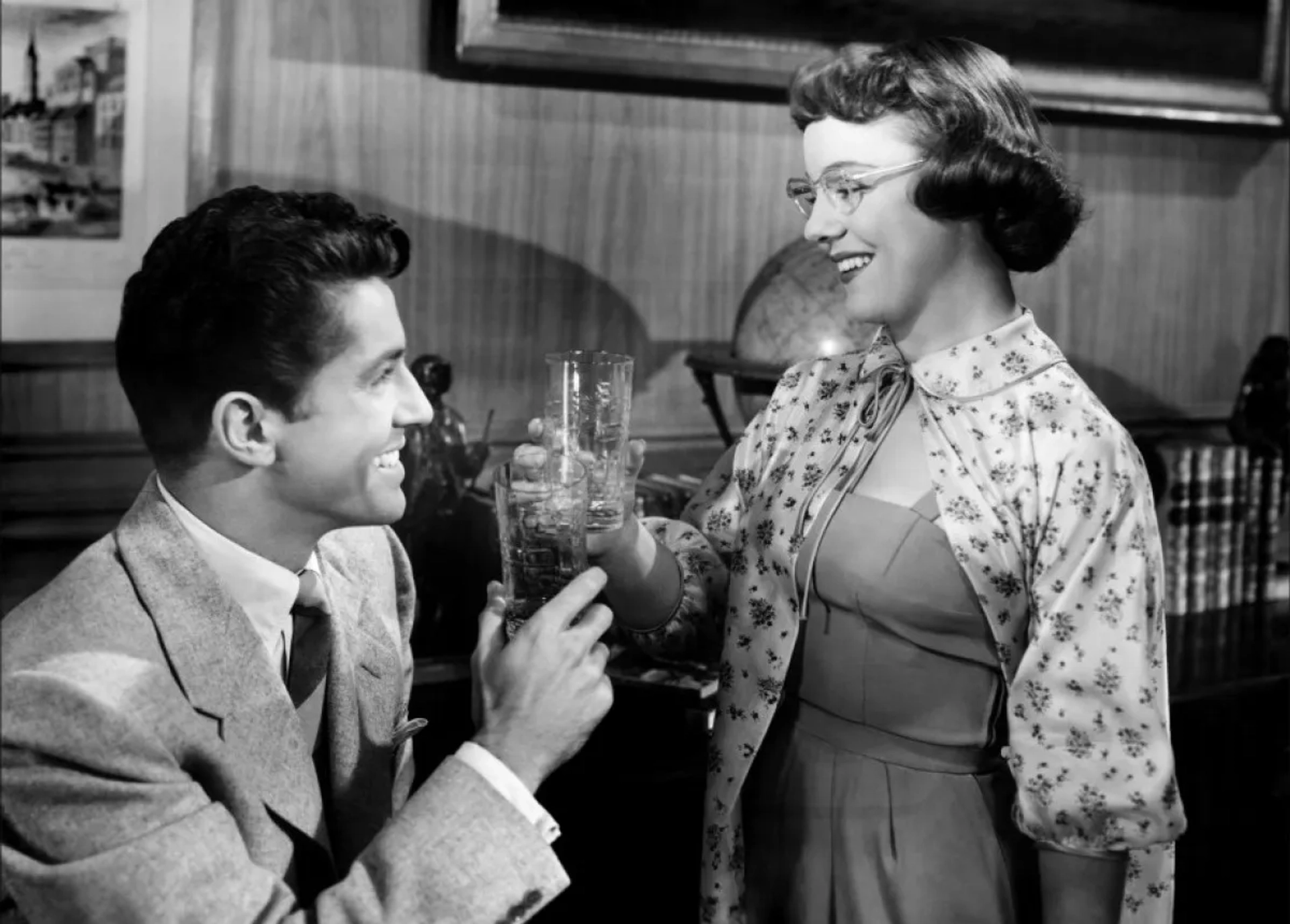 Farley Granger and Patricia Hitchcock in Strangers on a Train (1951)