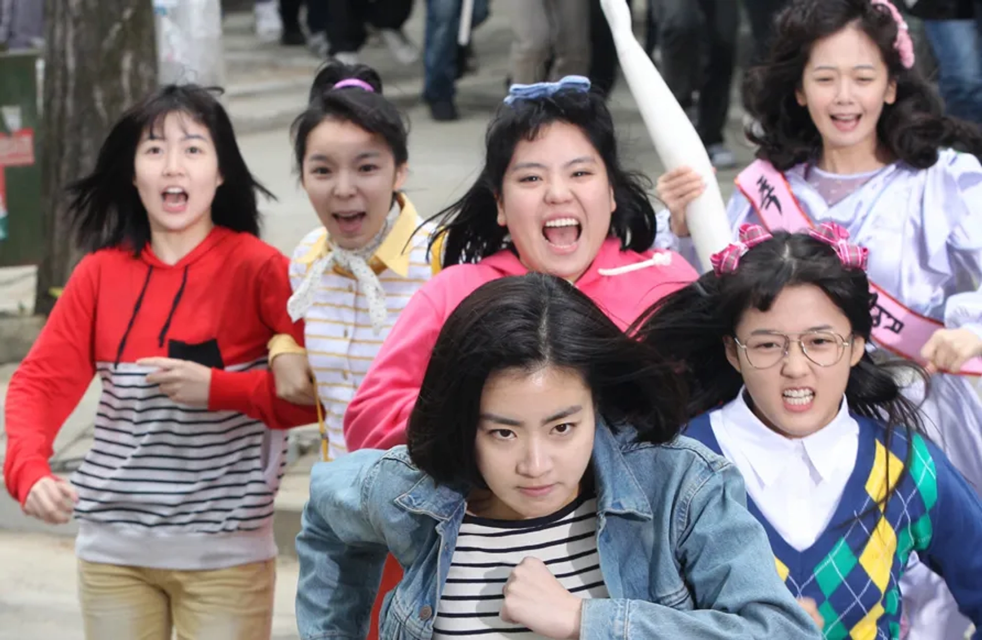 Shim Eun-kyung, Min-yeong Kim, Kang So-ra, Park Jin-joo, Bo-mi Kim, and Bo-ra Nam in Sunny (2011)