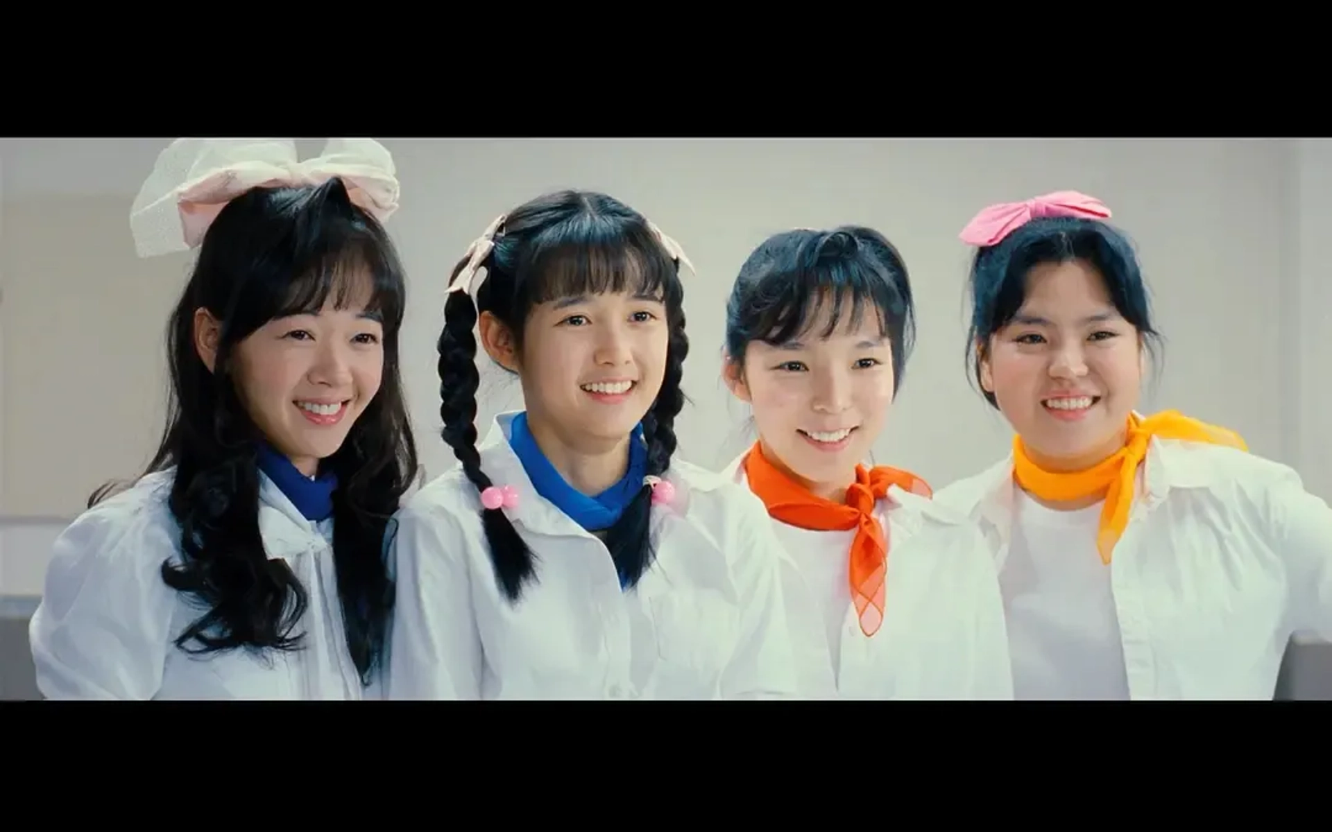 Min-yeong Kim, Park Jin-joo, Bo-mi Kim, and Bo-ra Nam in Sunny (2011)