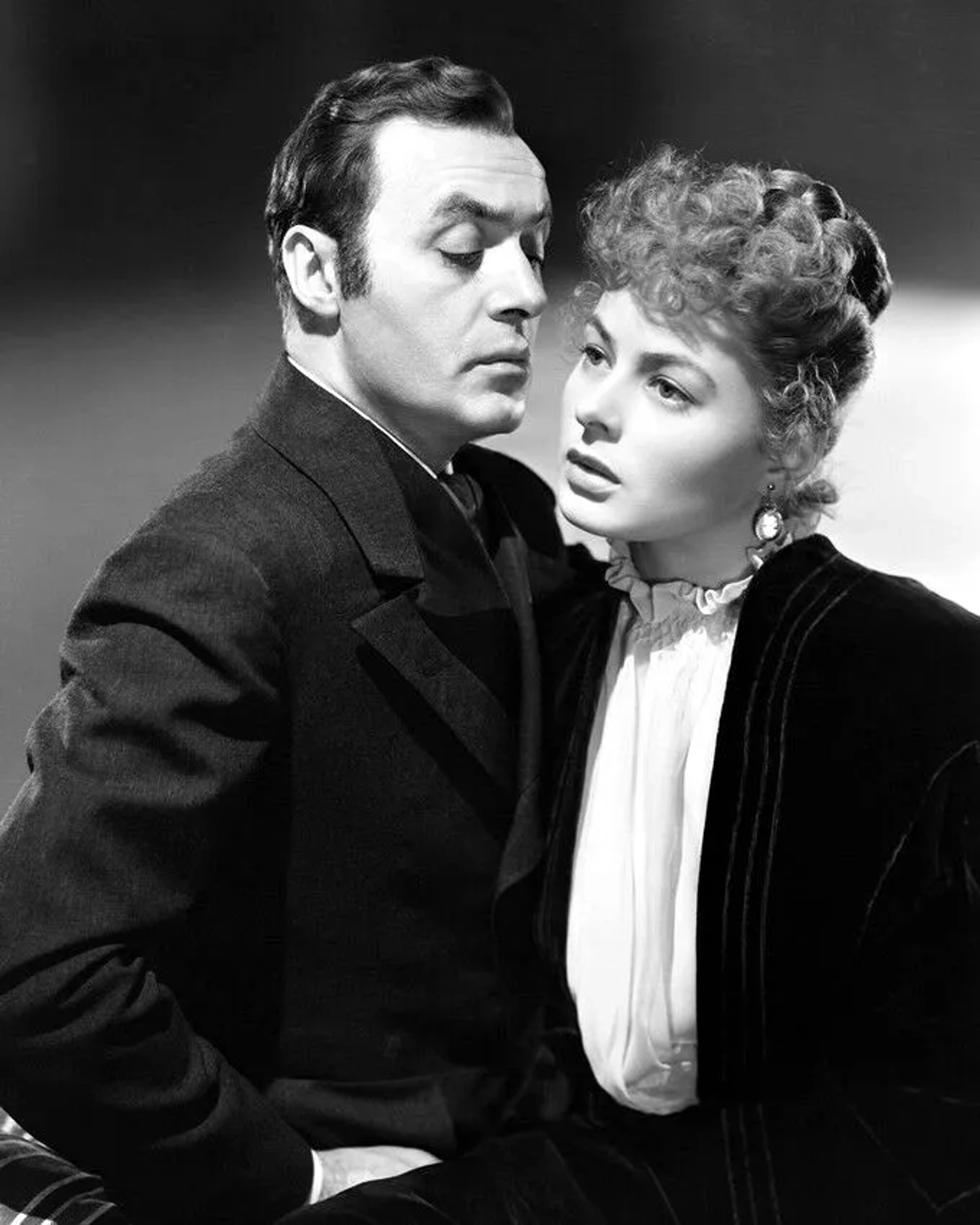 Ingrid Bergman and Charles Boyer in Gaslight (1944)