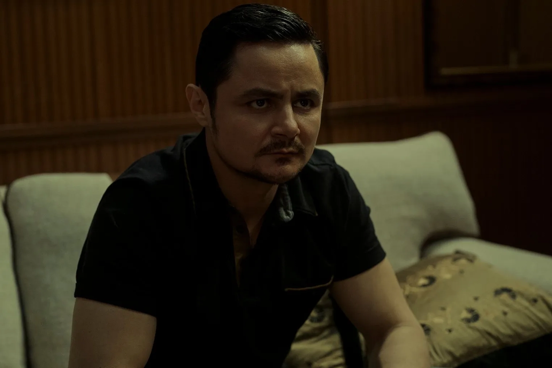 Arturo Castro in The Recruit (2022)