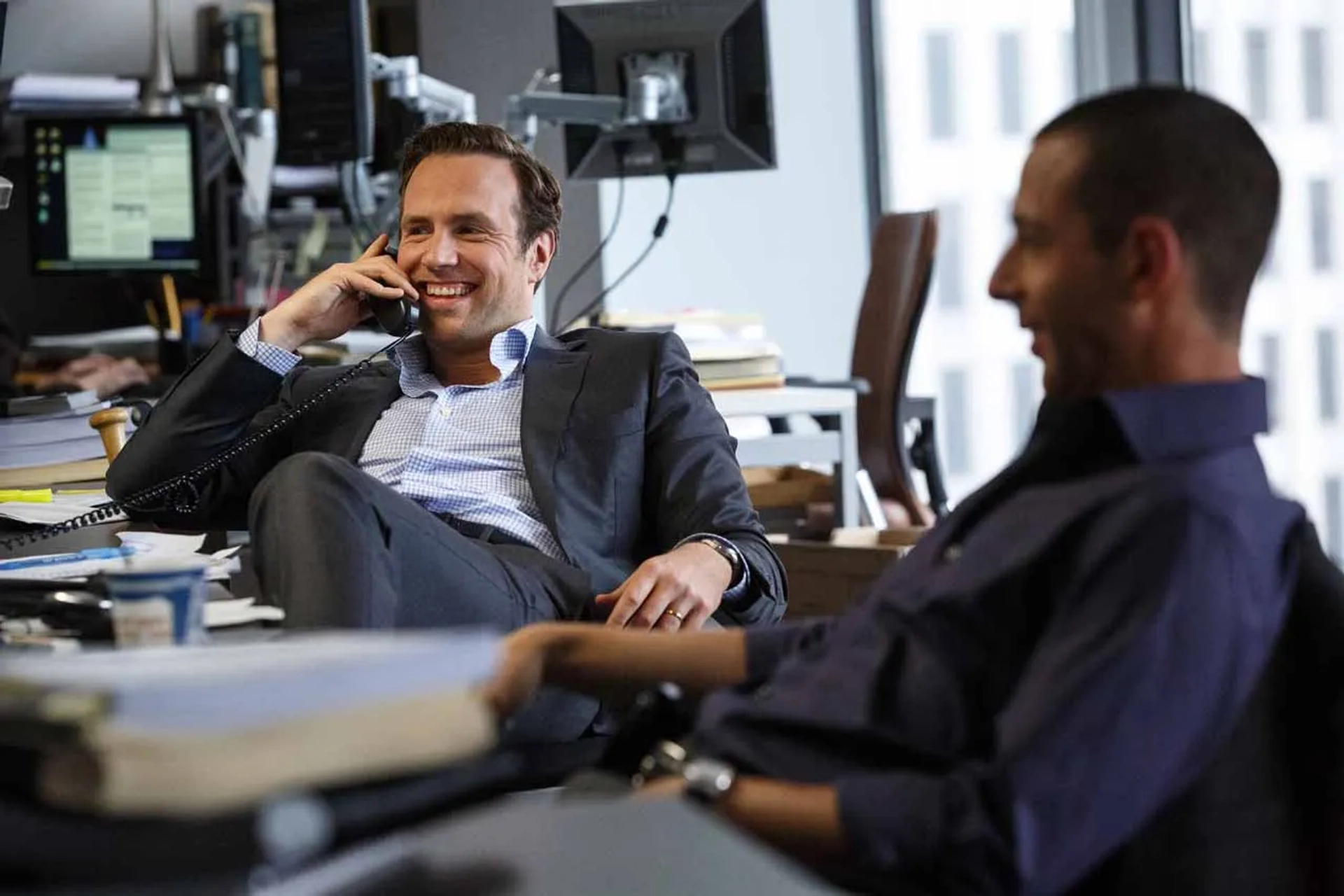 Jeremy Strong and Rafe Spall in The Big Short (2015)