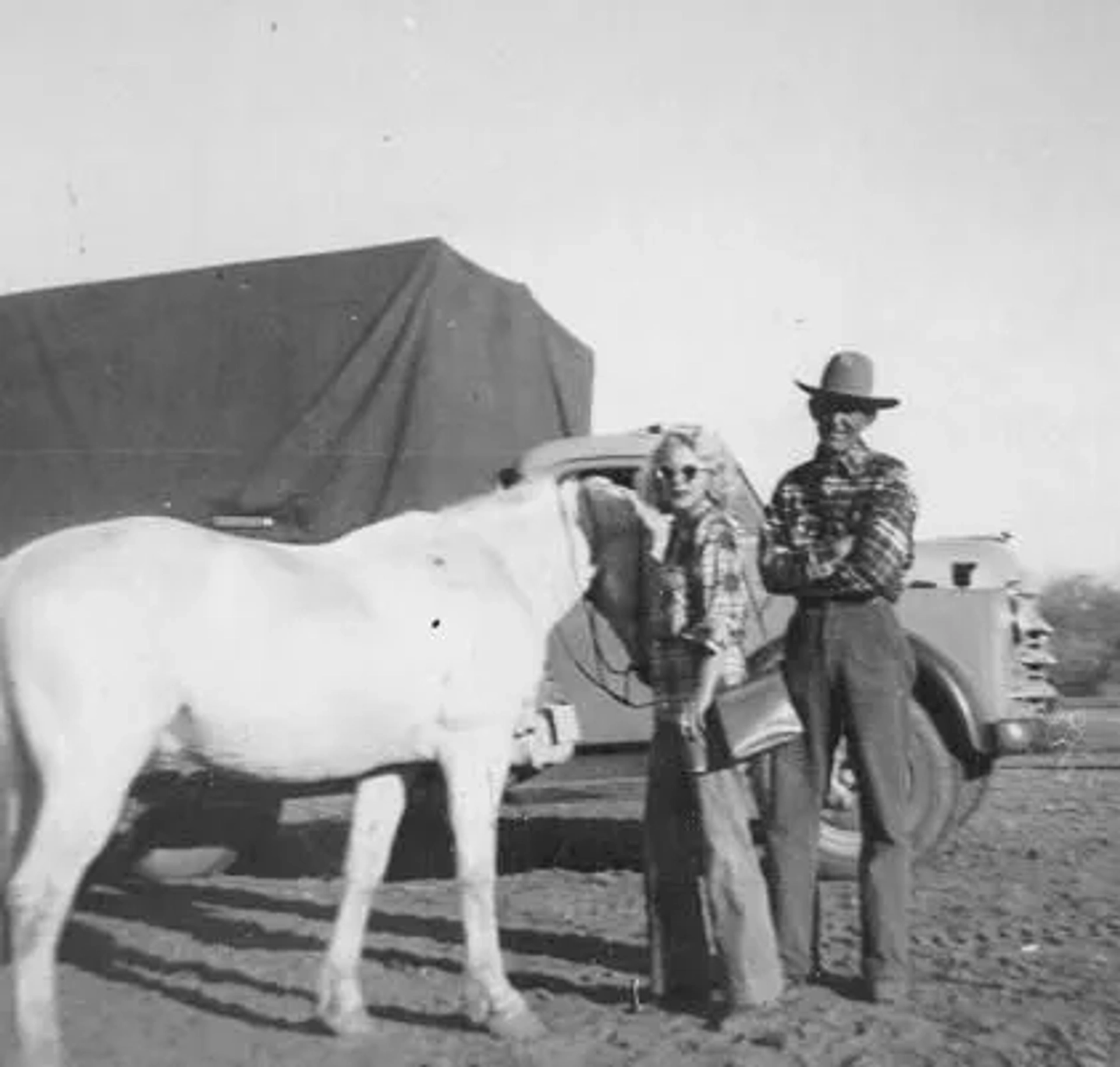 Howard Hawks and Dotha Hippe in Red River (1948)