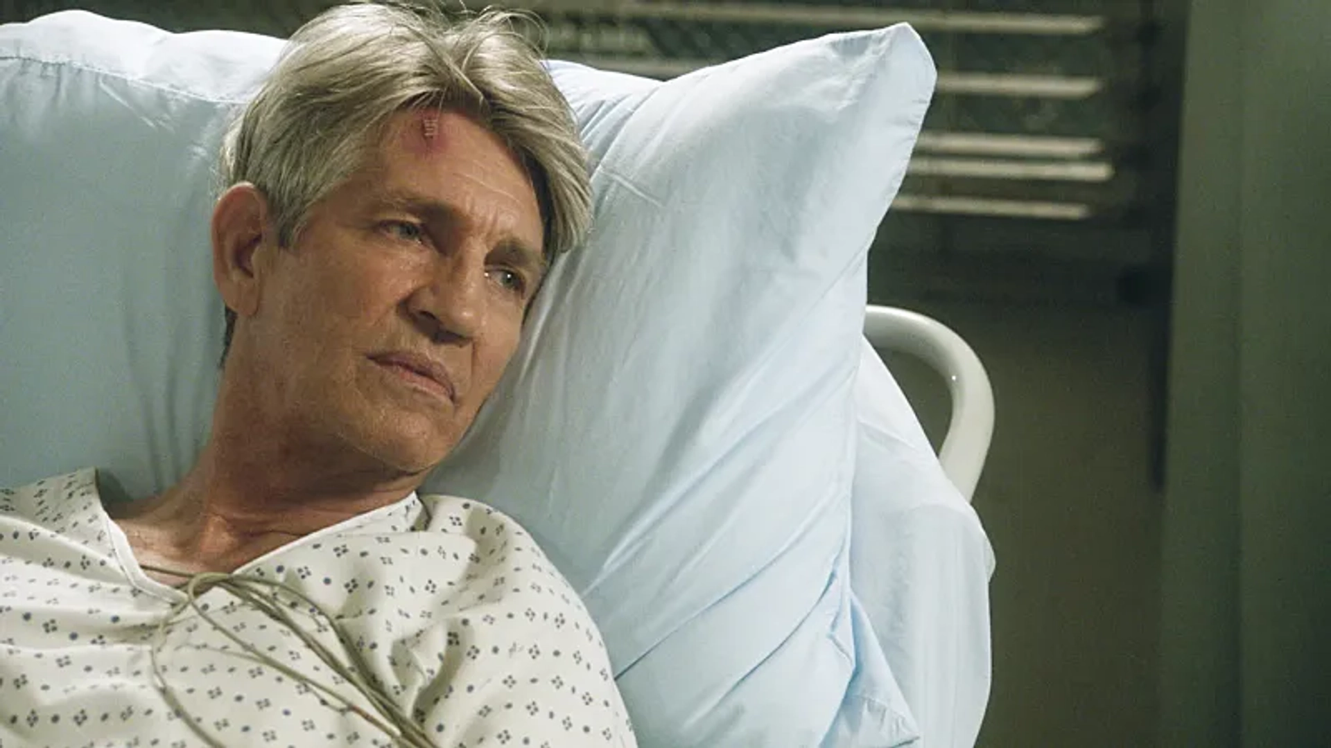 Eric Roberts in Code Black (2015)