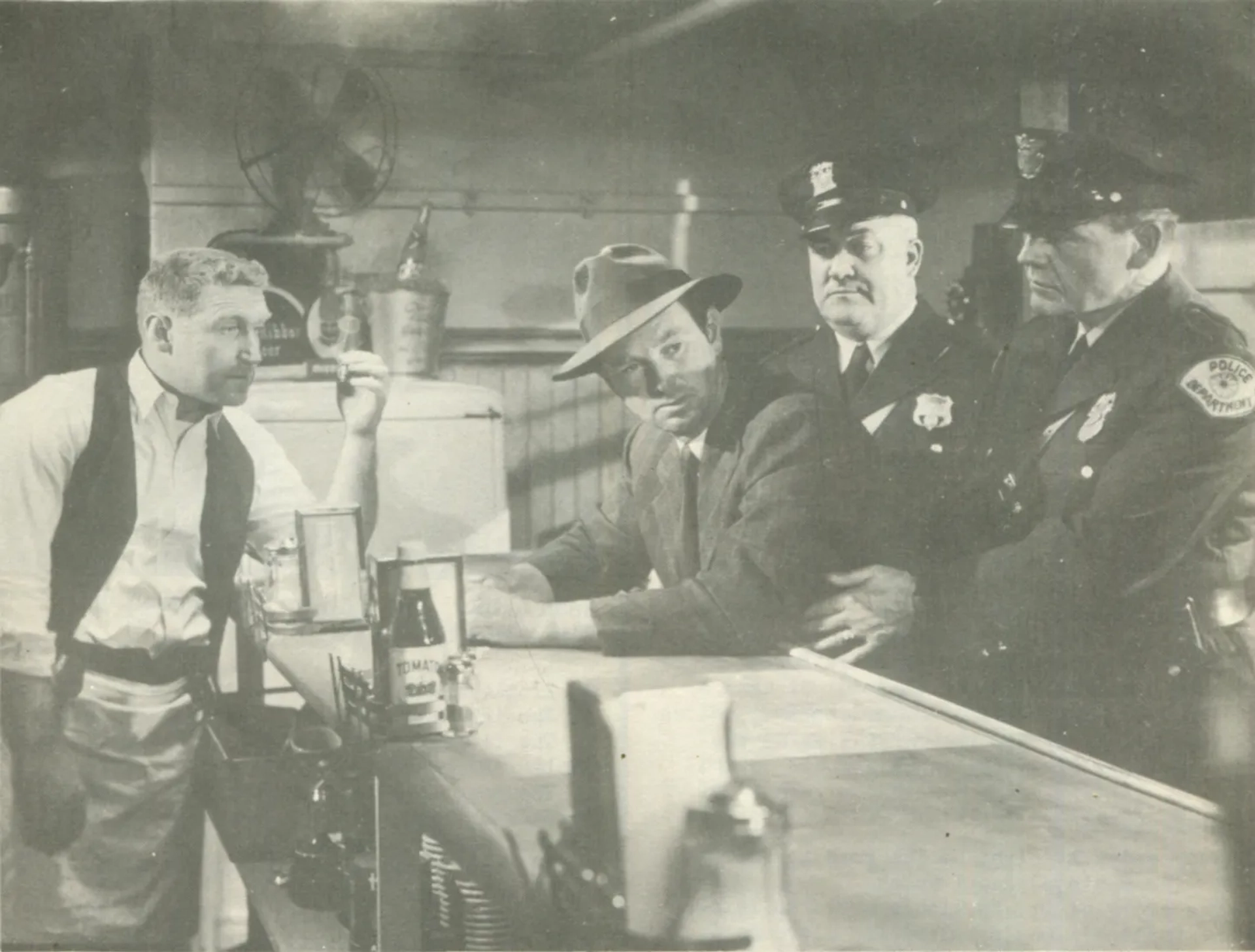 Sterling Hayden, Ralph Dunn, Pat Flaherty, and James Whitmore in The Asphalt Jungle (1950)