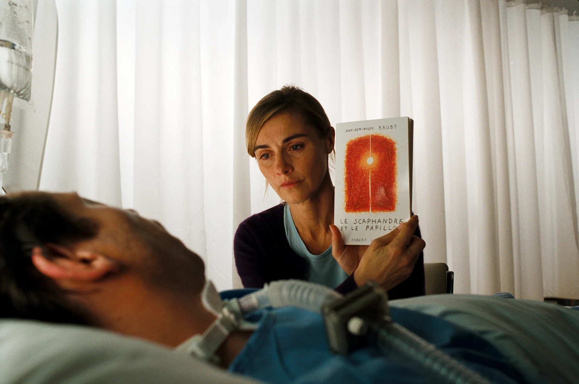 Mathieu Amalric and Anne Consigny in The Diving Bell and the Butterfly (2007)