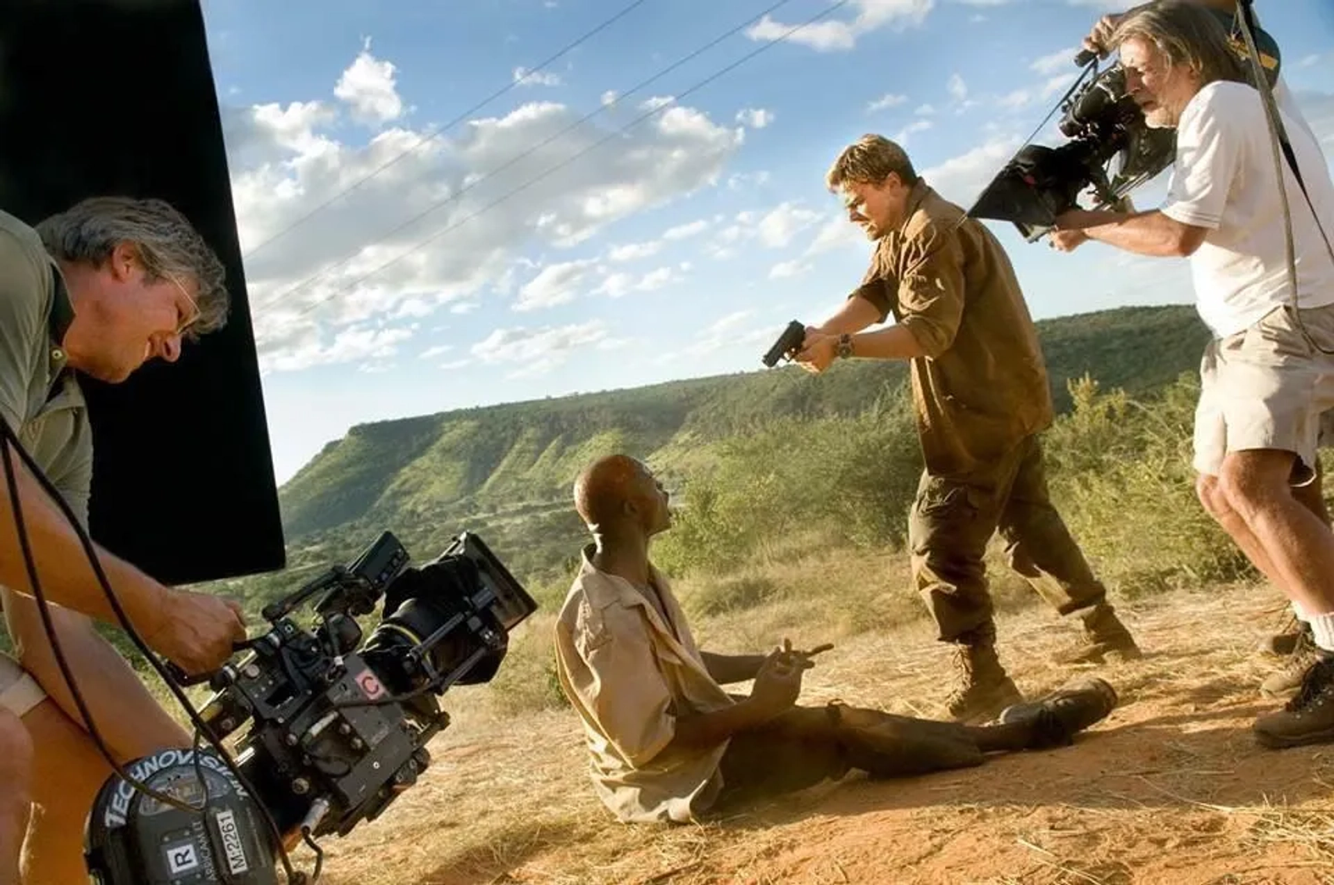 Leonardo DiCaprio, Edward Zwick, Djimon Hounsou, and Eduardo Serra in Blood Diamond (2006)