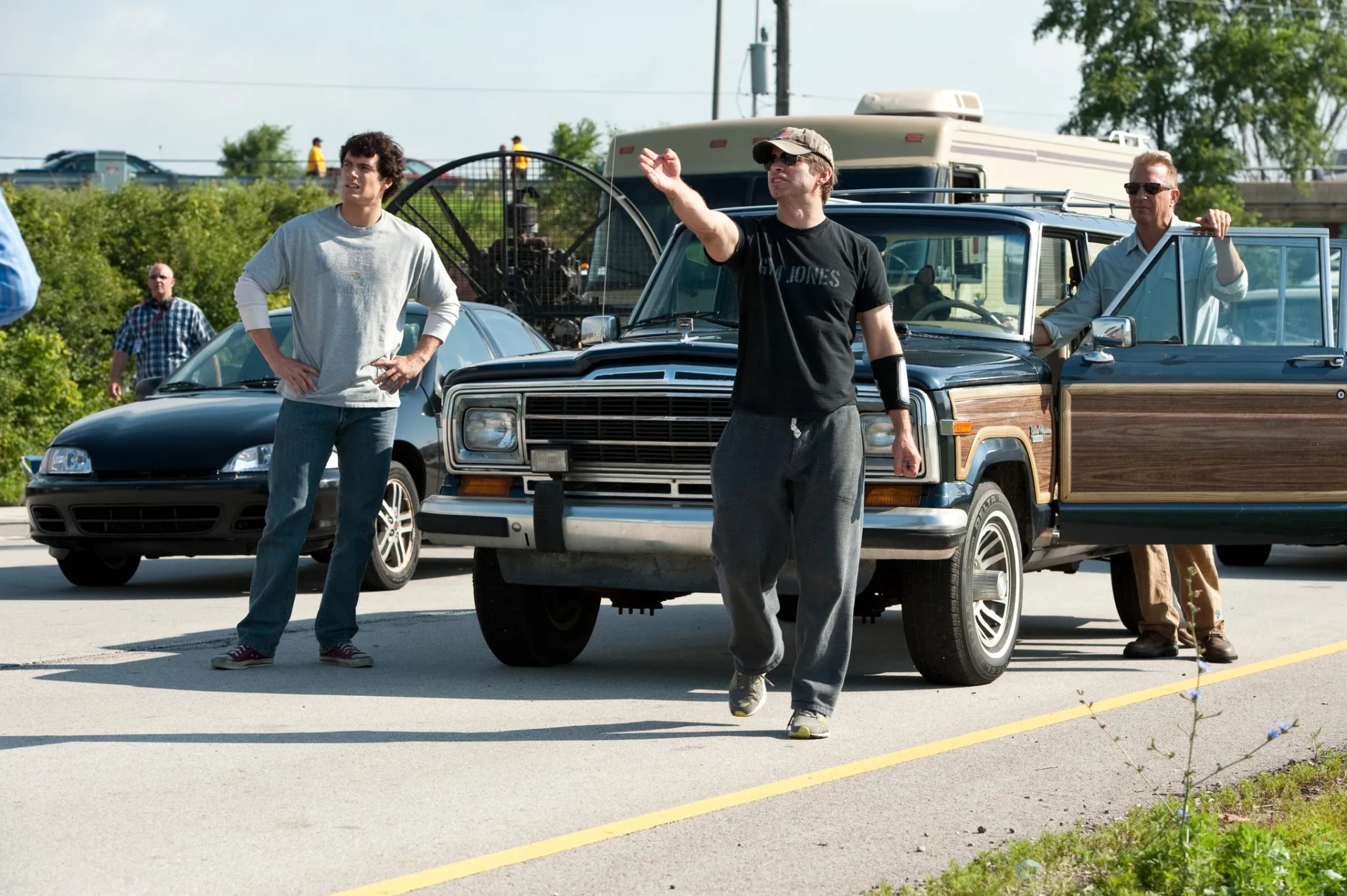 Kevin Costner, Henry Cavill, and Zack Snyder in Man of Steel (2013)