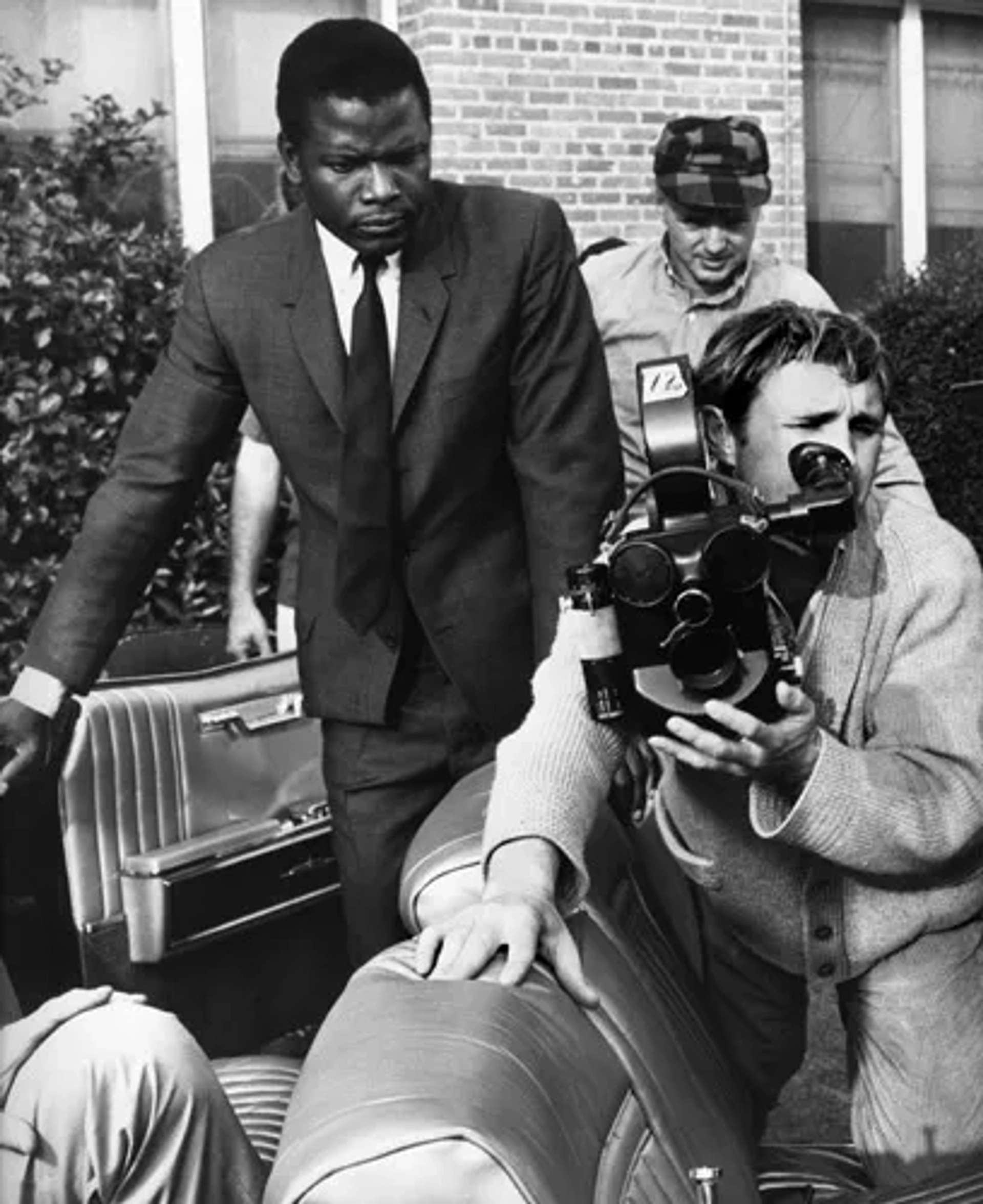 Sidney Poitier, Haskell Wexler, and Norman Jewison in In the Heat of the Night (1967)