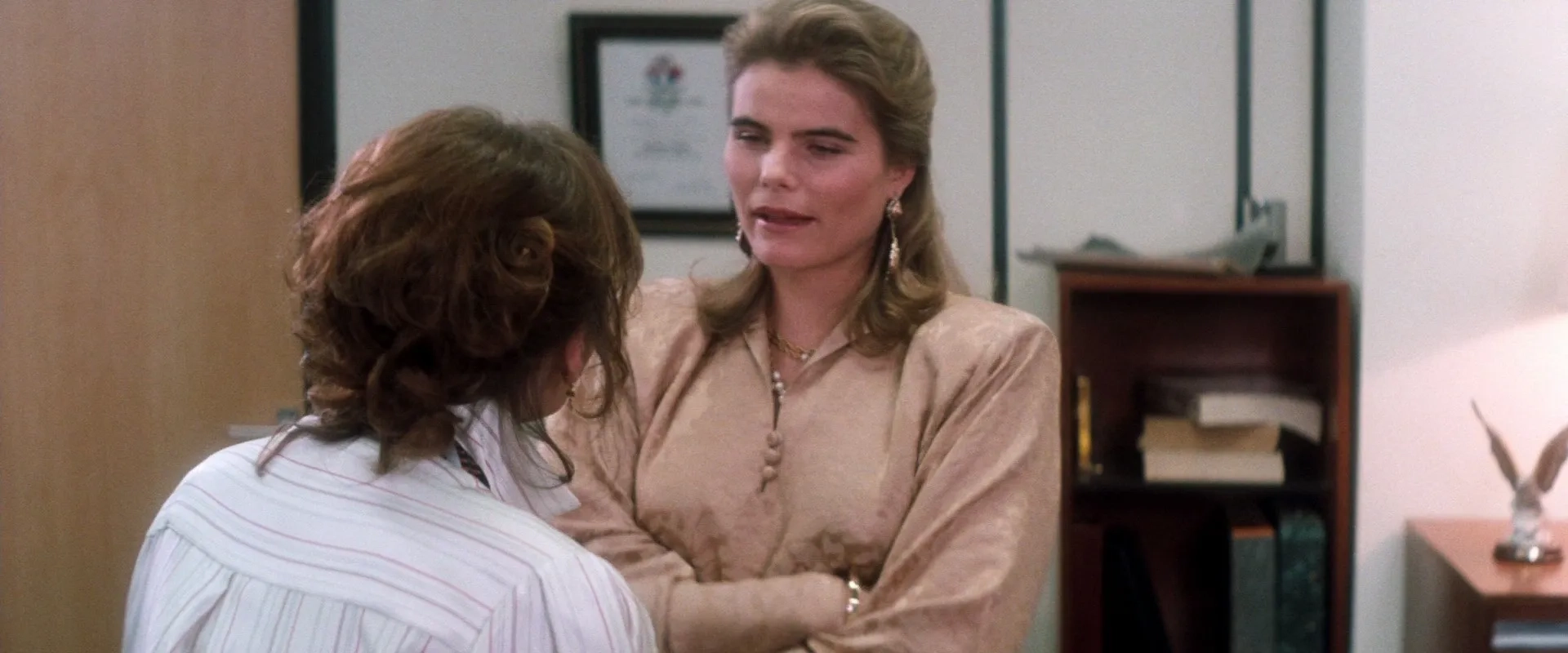 Mariel Hemingway and Margot Kidder in Superman IV: The Quest for Peace (1987)