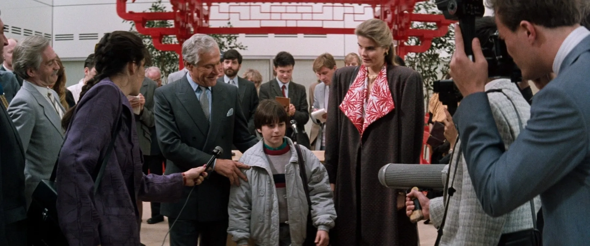 Mariel Hemingway, Damian McLawhorn, and Sam Wanamaker in Superman IV: The Quest for Peace (1987)