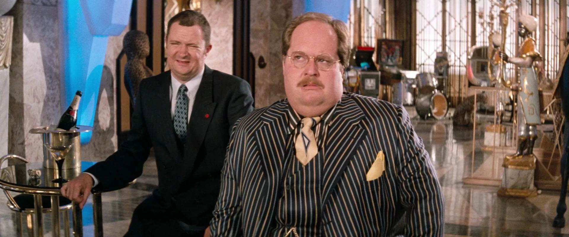 Jim Broadbent and William Hootkins in Superman IV: The Quest for Peace (1987)