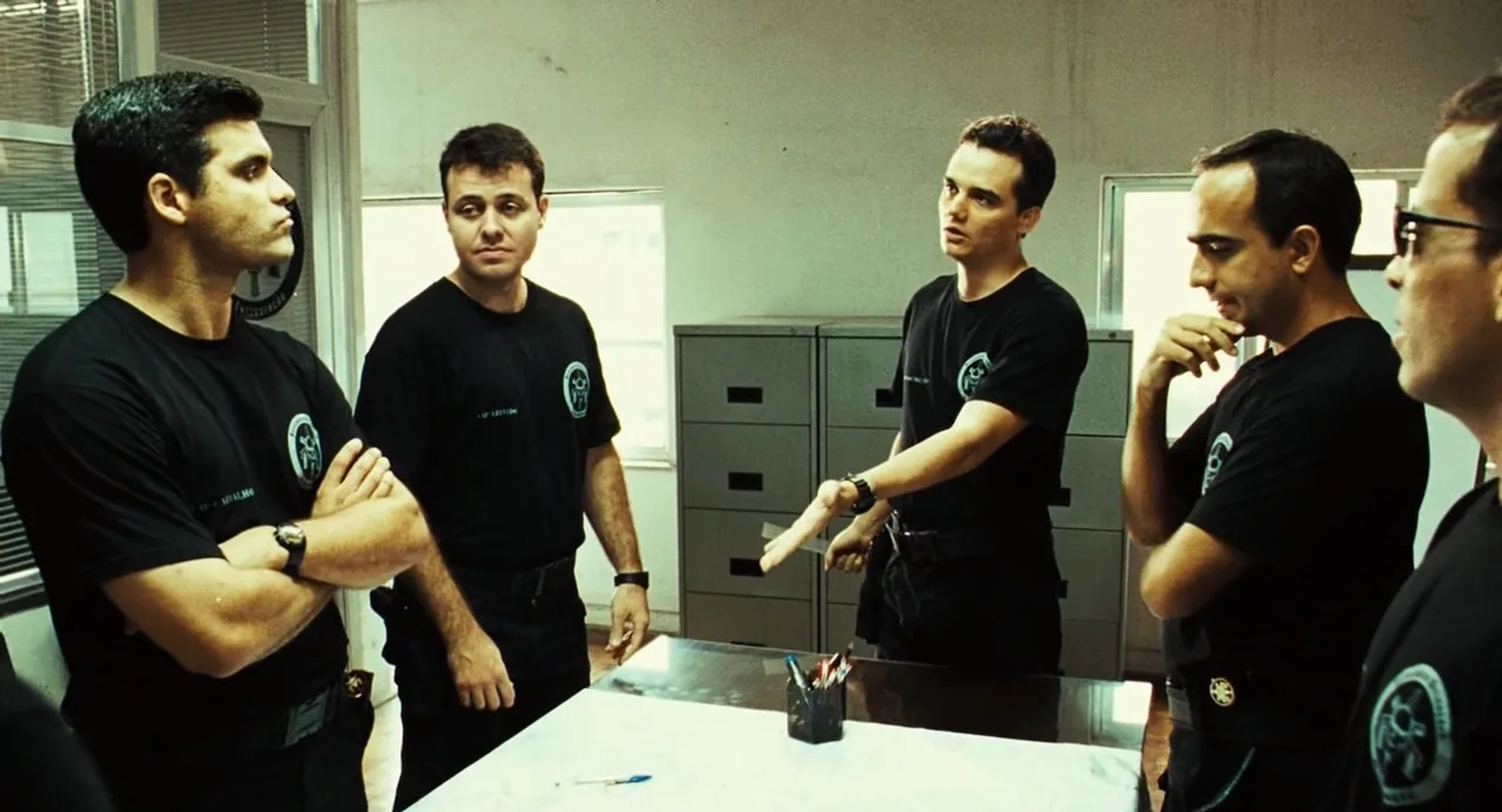 Murilo Elbas, Wagner Moura, Alexandre Mofatti, André Santinho, Rod Carvalho, and Bruno d'Elia in Elite Squad (2007)