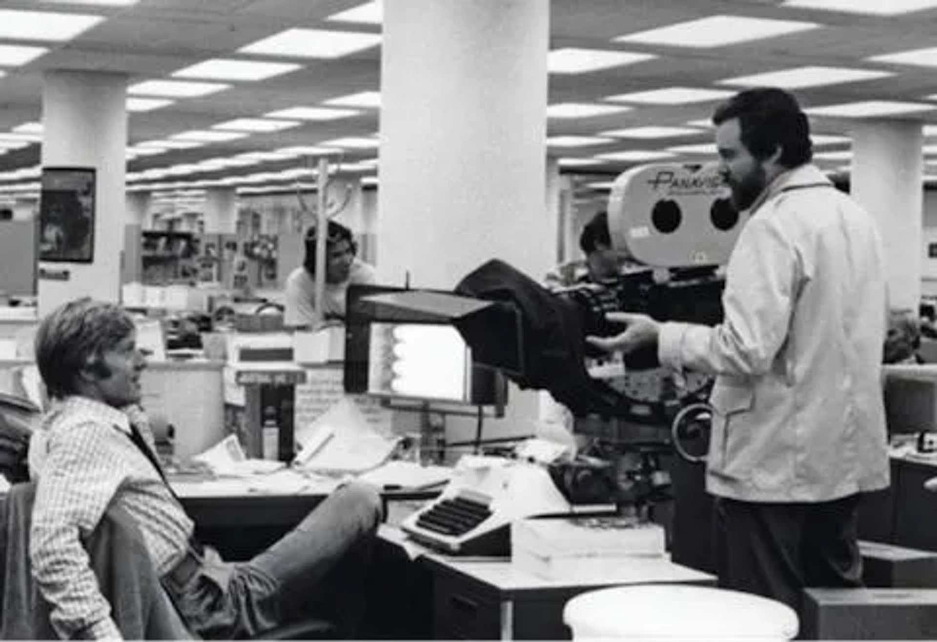 Robert Redford and Alan J. Pakula in All the President's Men (1976)