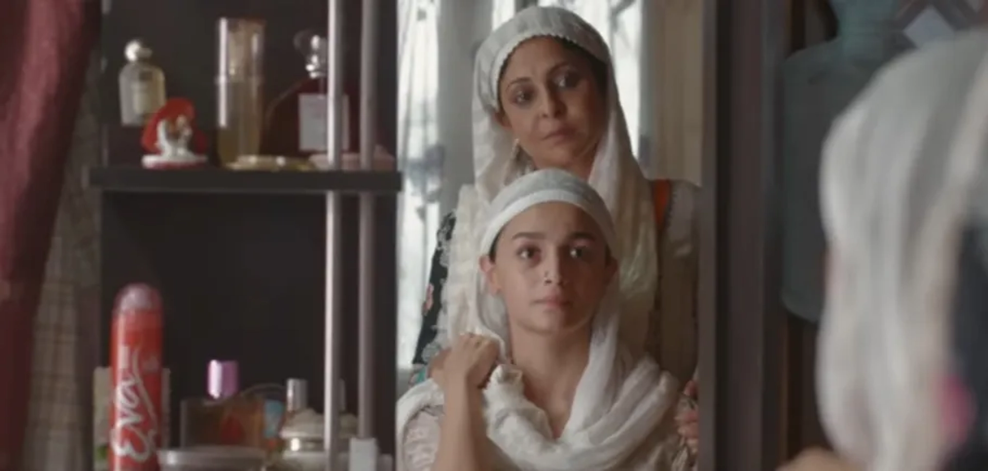 Shefali Shah and Alia Bhatt in Darlings (2022)