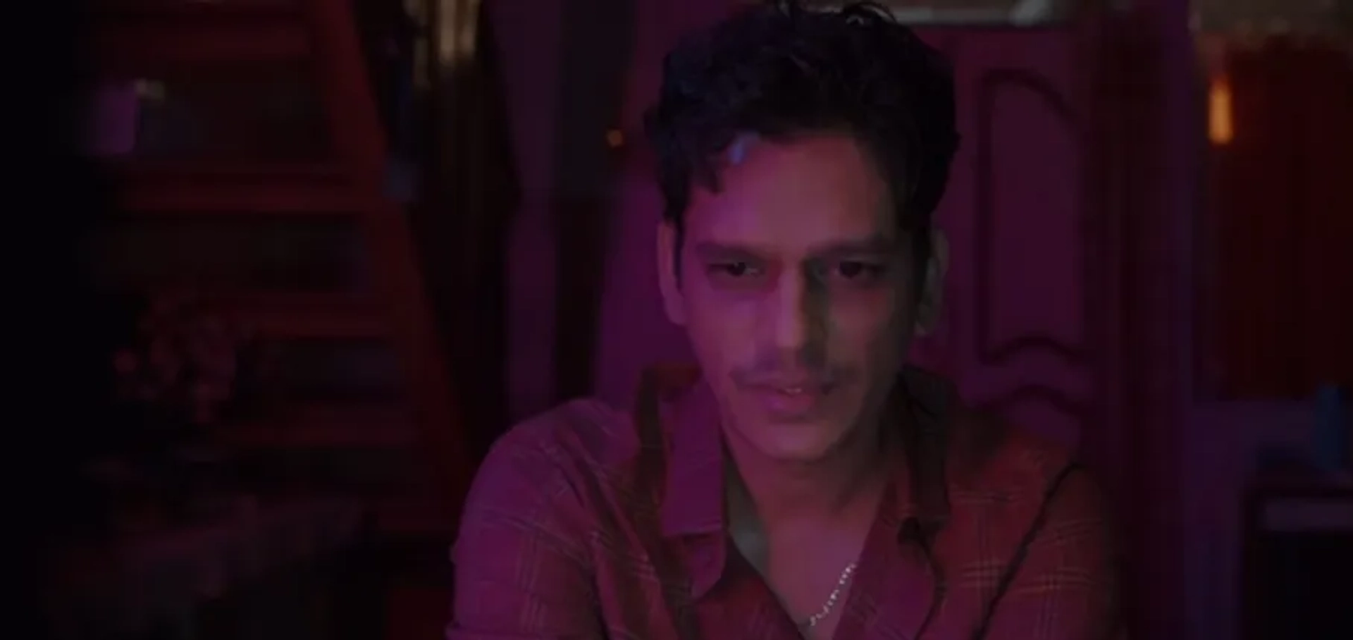 Vijay Varma in Darlings (2022)