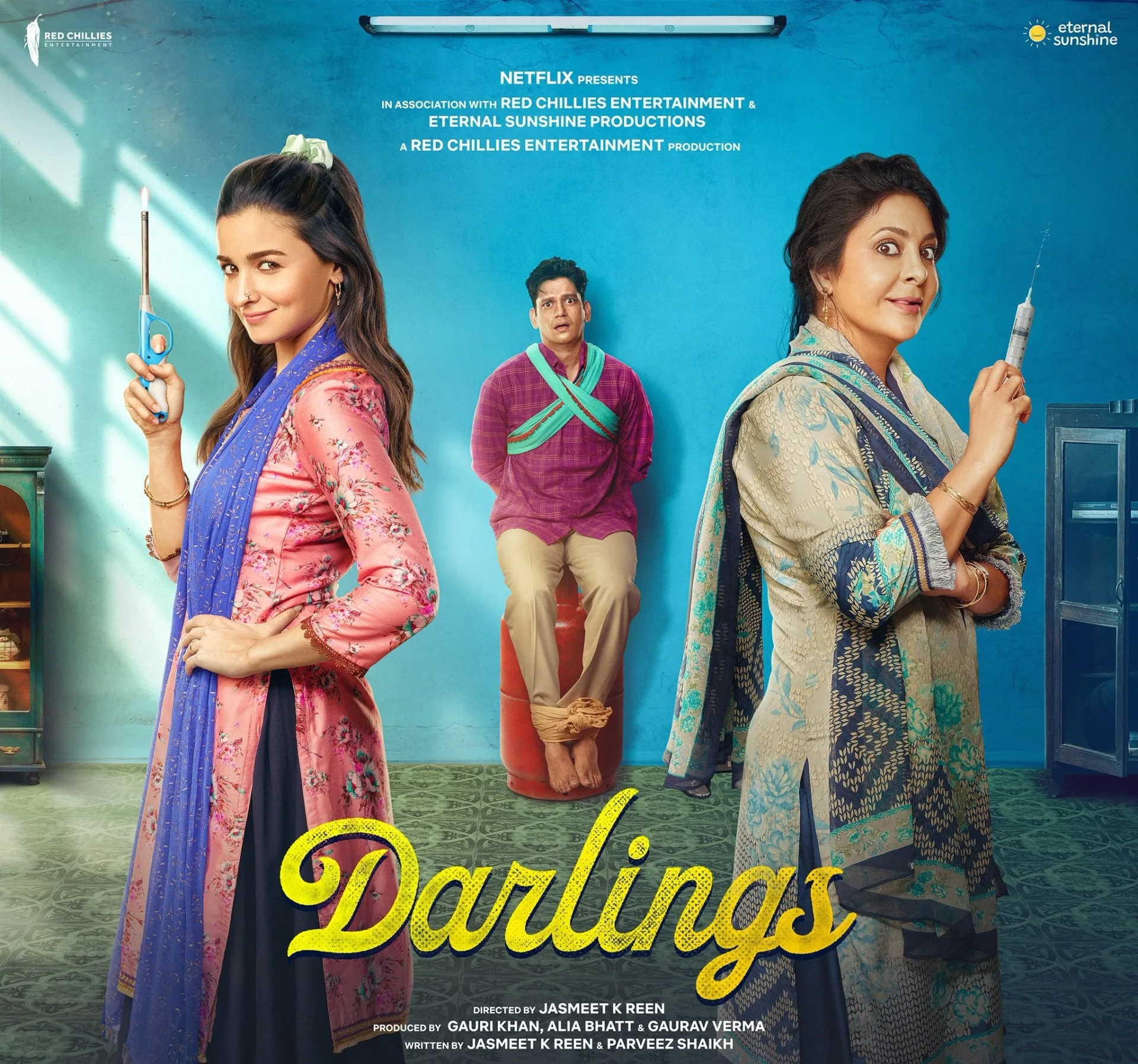 Shefali Shah, Alia Bhatt, and Vijay Varma in Darlings (2022)