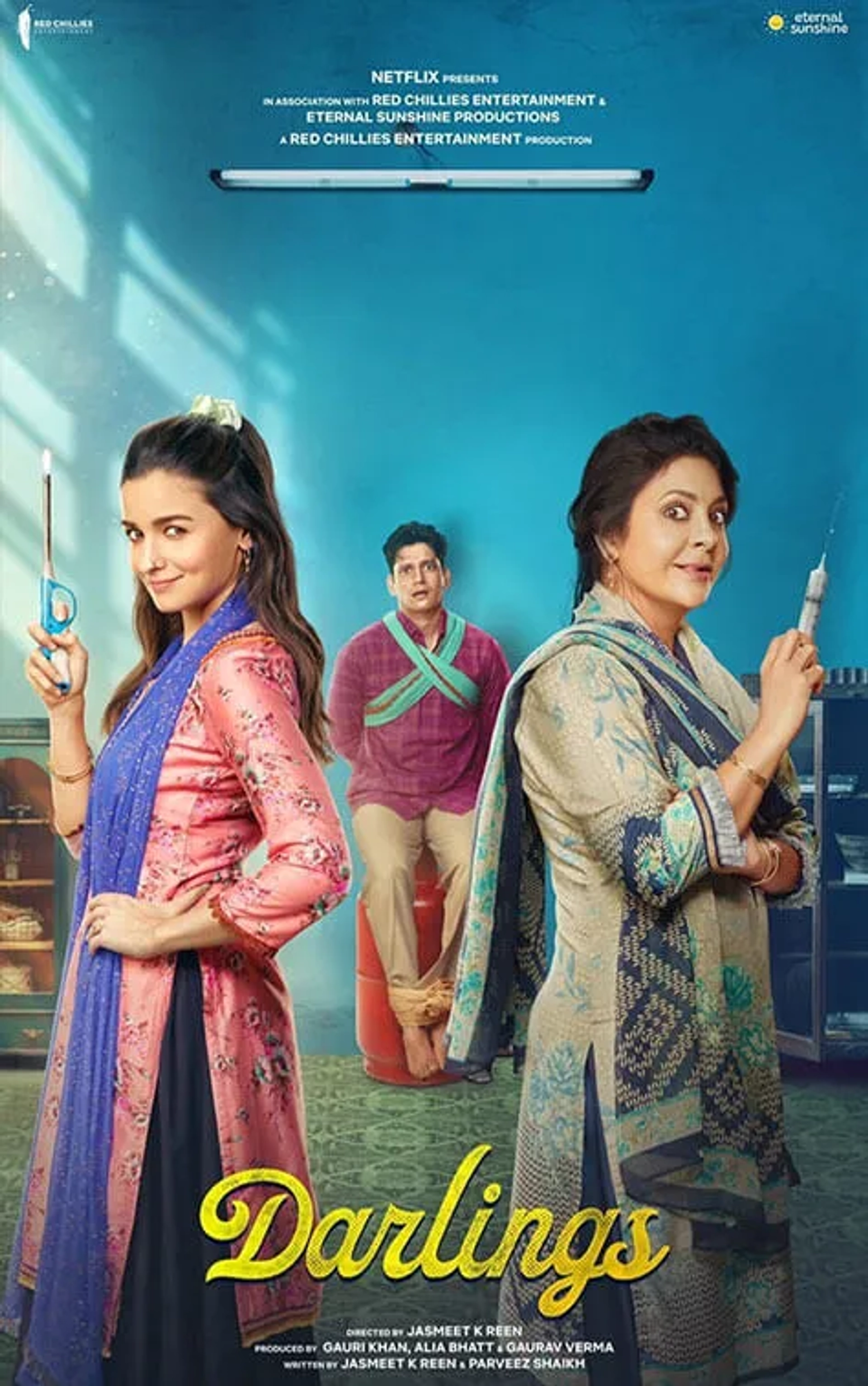 Shefali Shah, Alia Bhatt, and Vijay Varma in Darlings (2022)