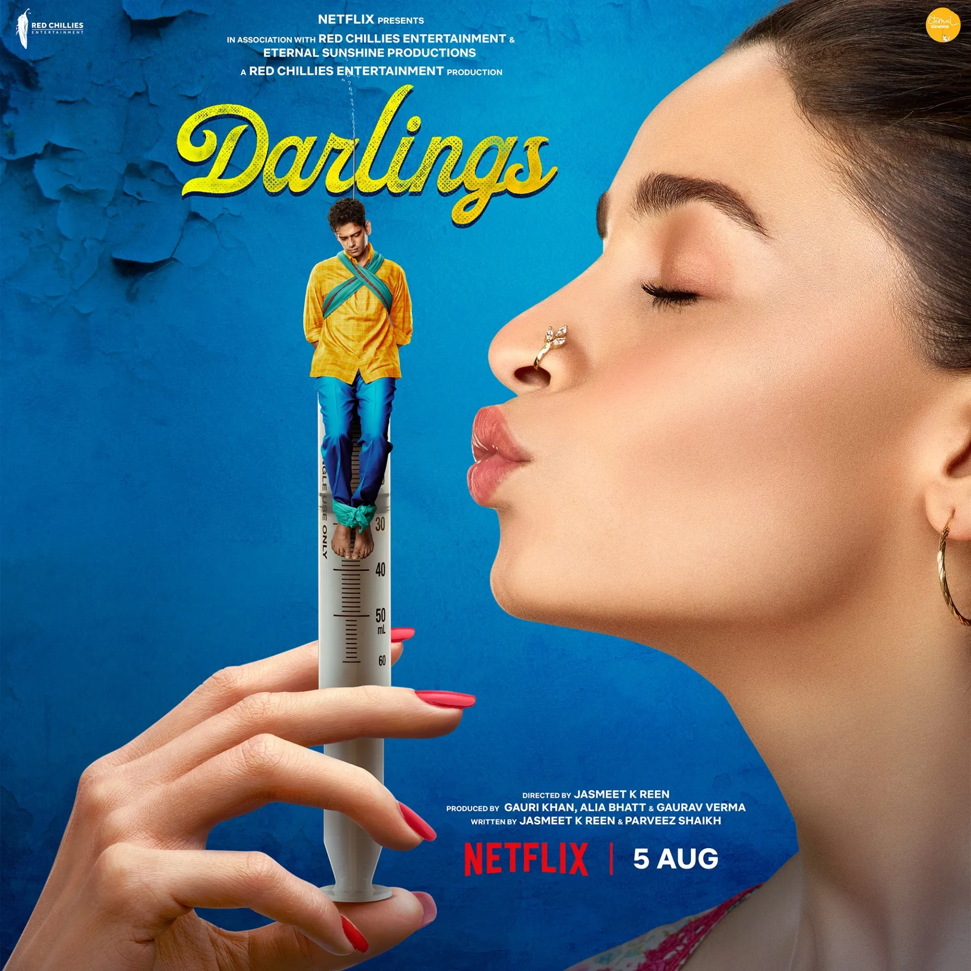 Alia Bhatt and Vijay Varma in Darlings (2022)