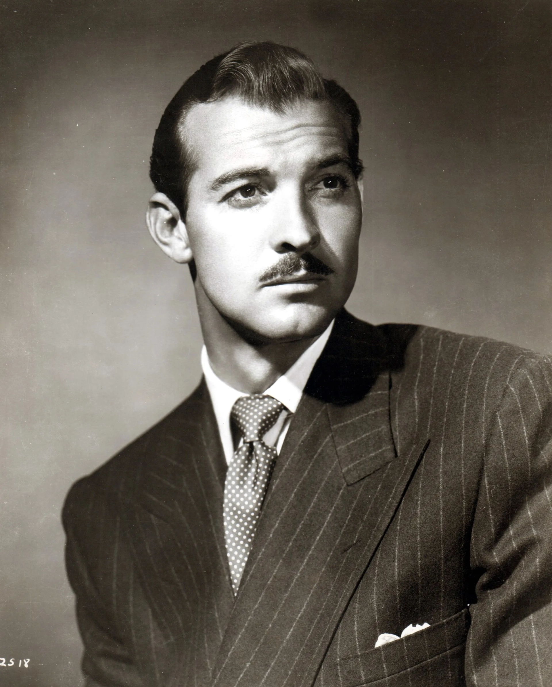 Zachary Scott in Mildred Pierce (1945)