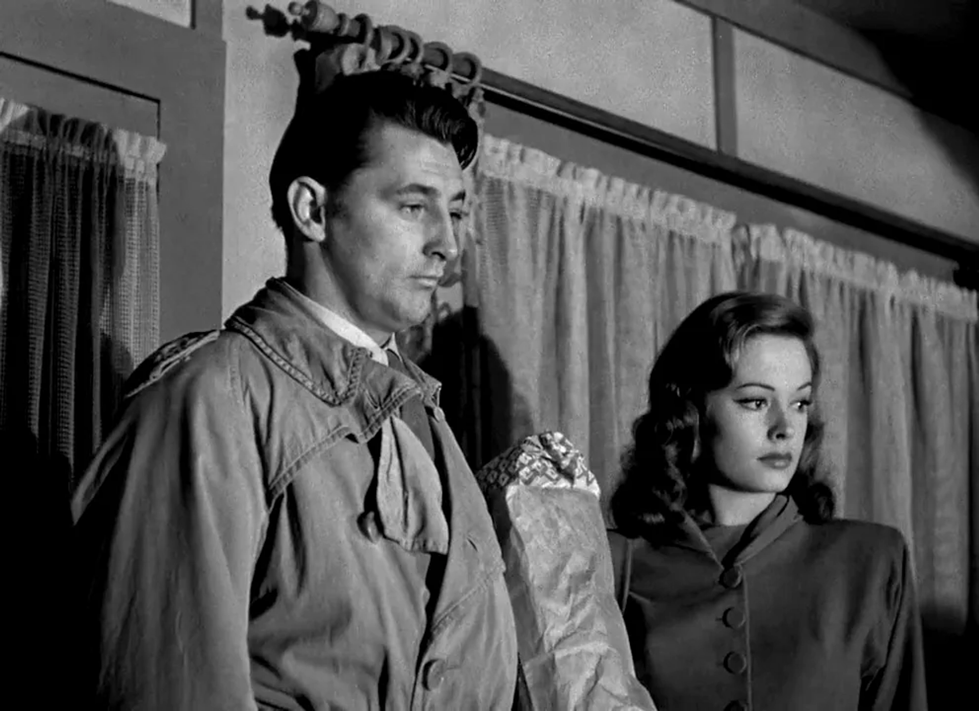 Robert Mitchum and Jane Greer in Out of the Past (1947)