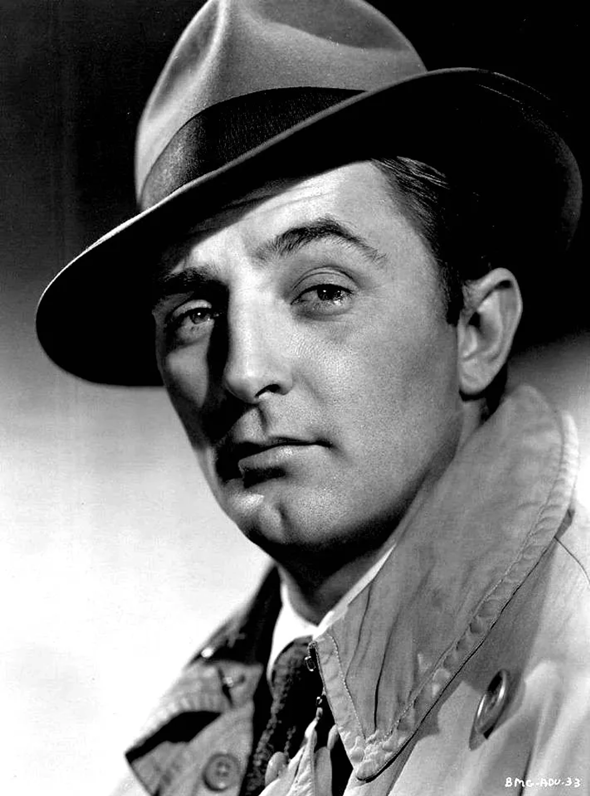 Robert Mitchum in Out of the Past (1947)