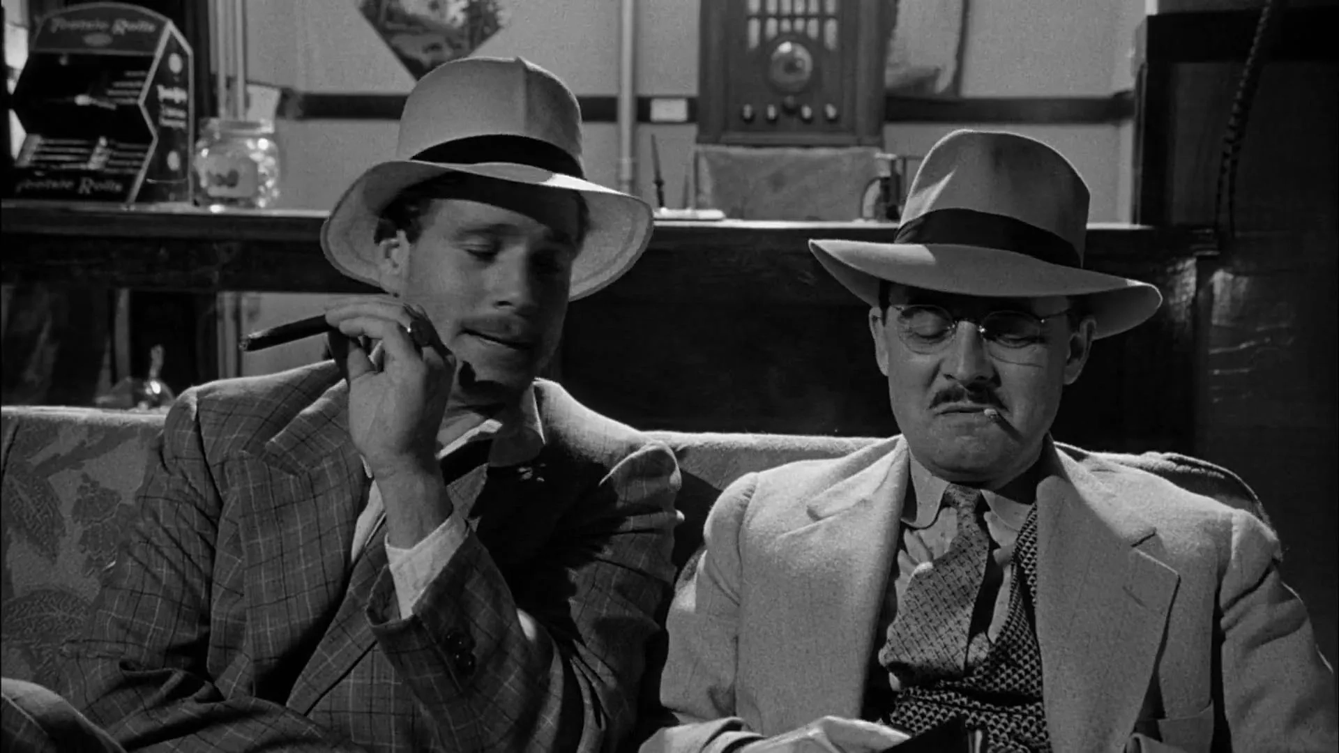 John Hillerman and Ryan O'Neal in Paper Moon (1973)