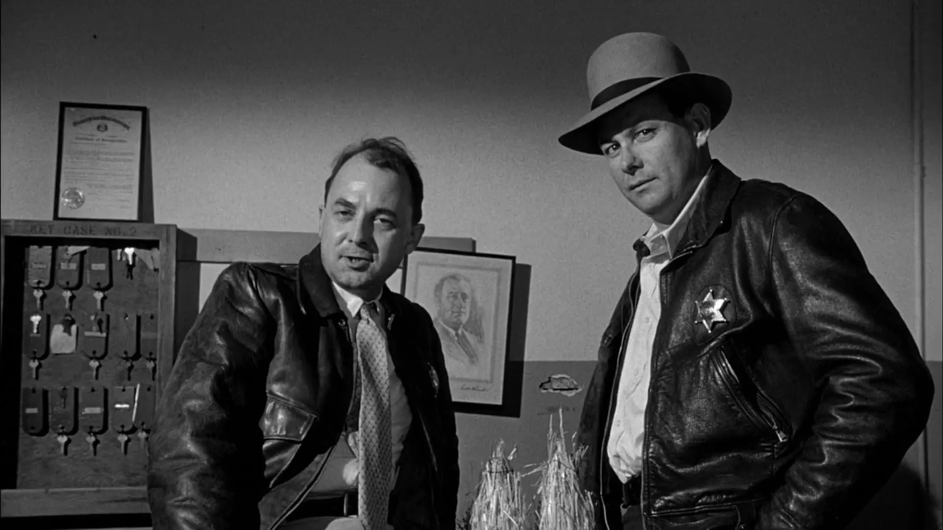 John Hillerman and Floyd Mahaney in Paper Moon (1973)