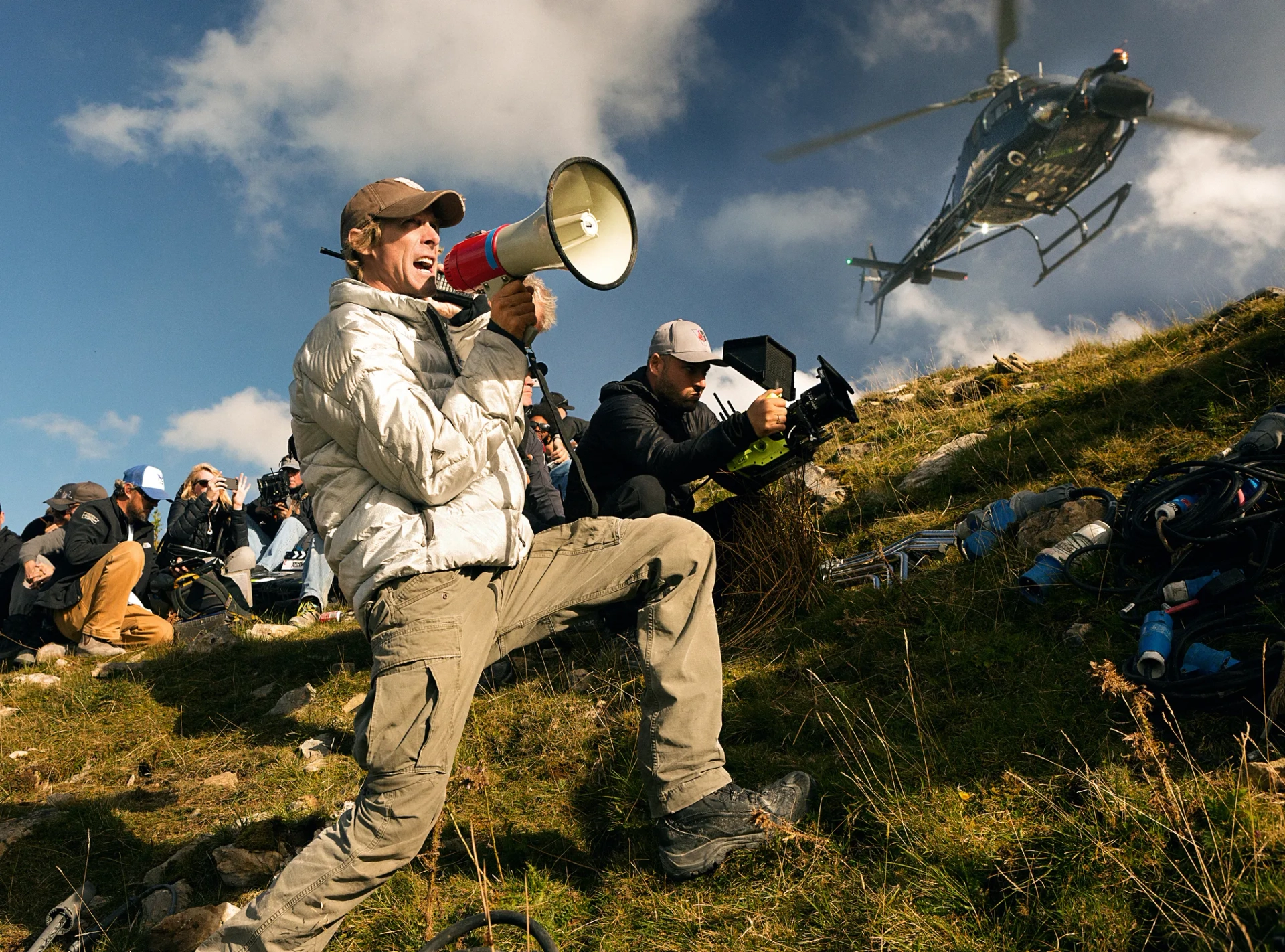 Michael Bay and Jonathan Sela in Transformers: The Last Knight (2017)