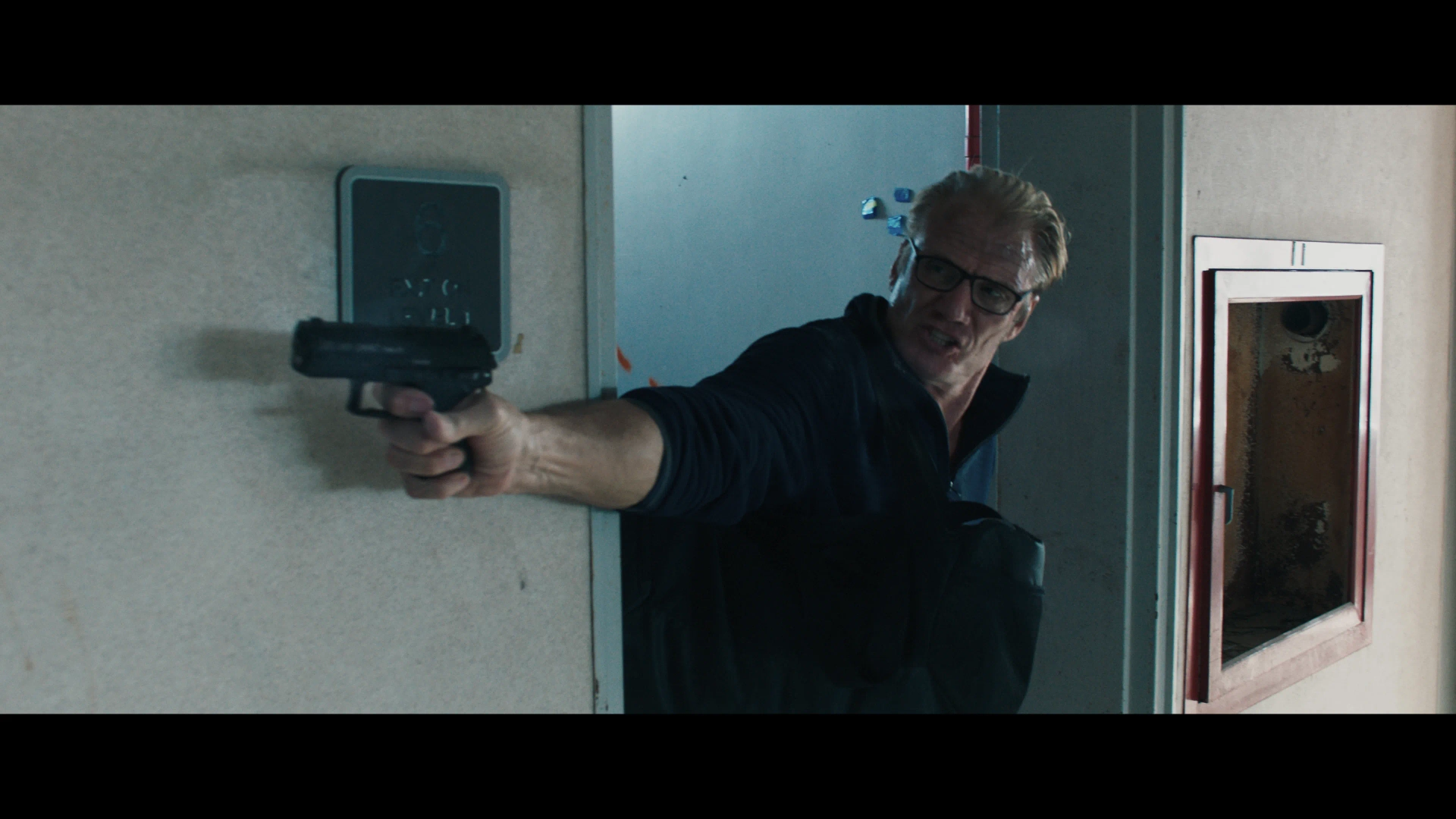 Dolph Lundgren in Castle Falls (2021)