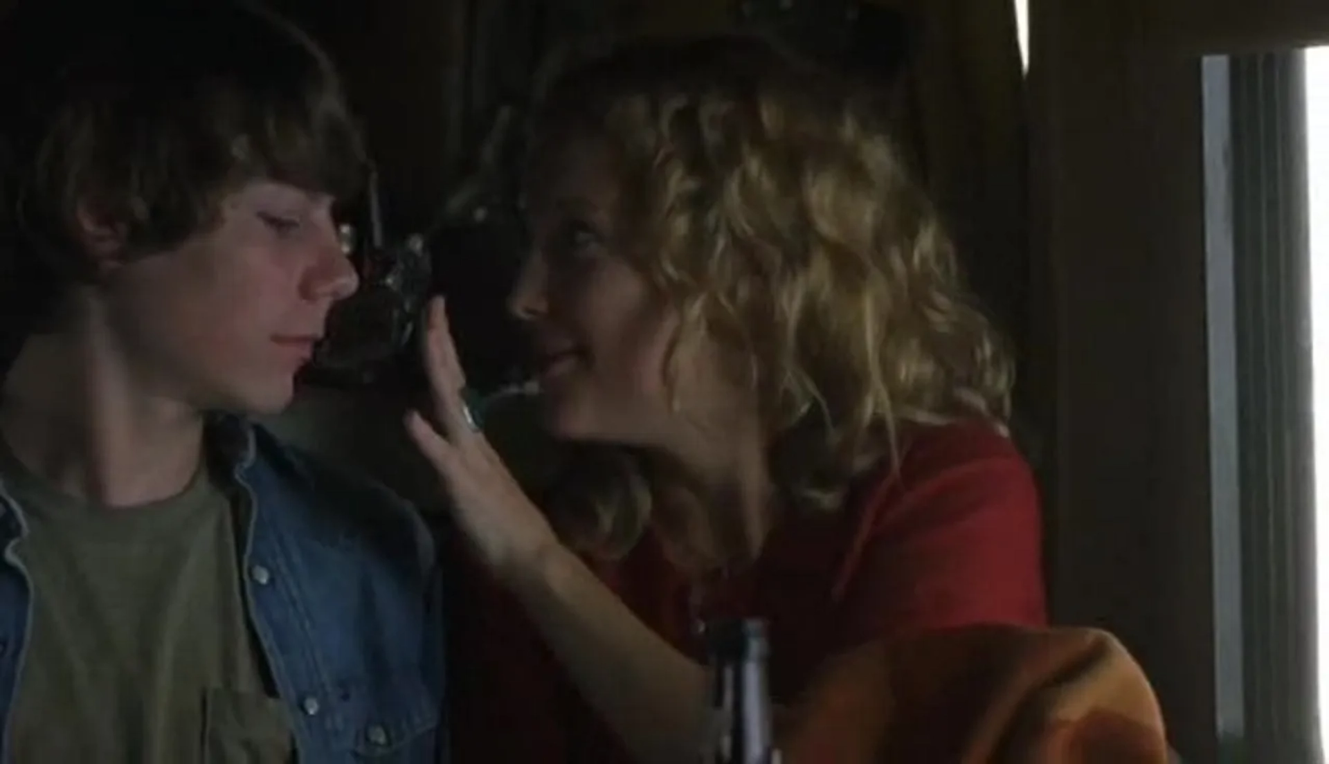 Kate Hudson and Patrick Fugit in Almost Famous (2000)