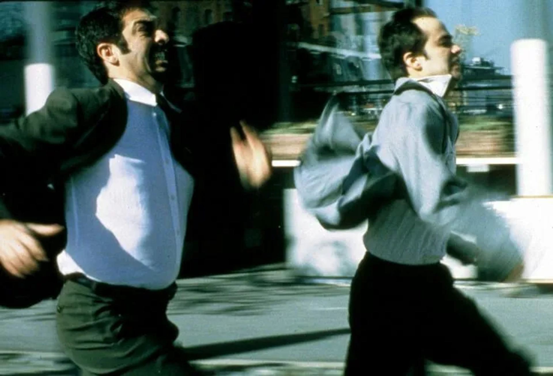 Ricardo Darín and Gastón Pauls in Nine Queens (2000)