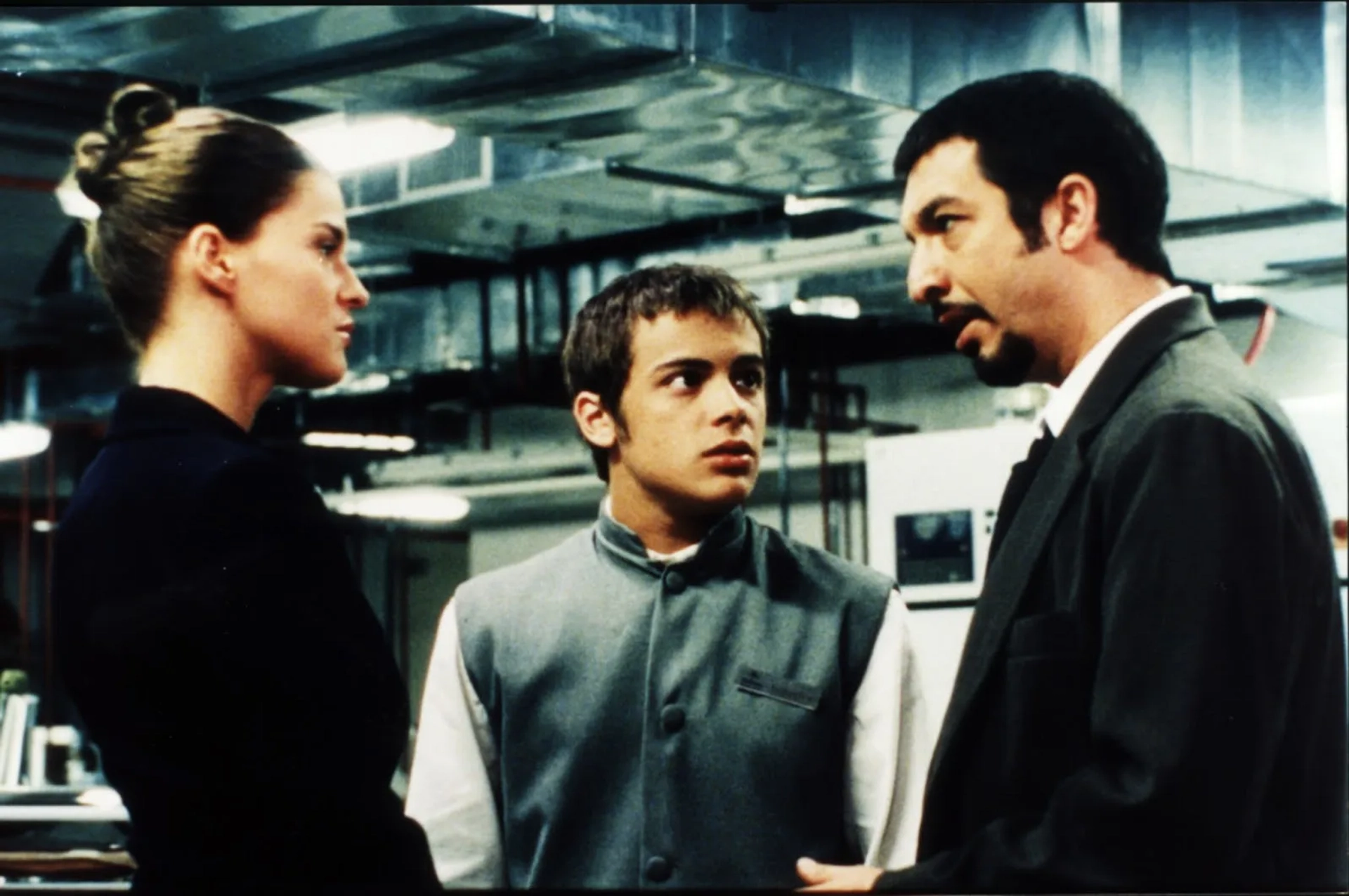 Leticia Brédice, Ricardo Darín, and Tomás Fonzi in Nine Queens (2000)