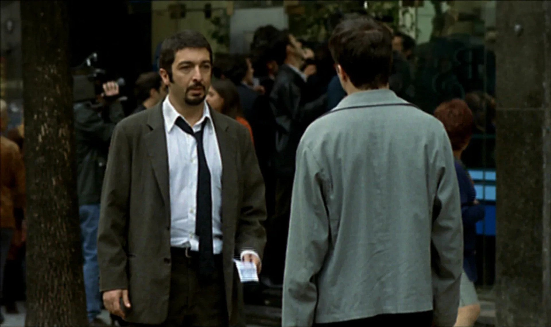 Ricardo Darín and Gastón Pauls in Nine Queens (2000)