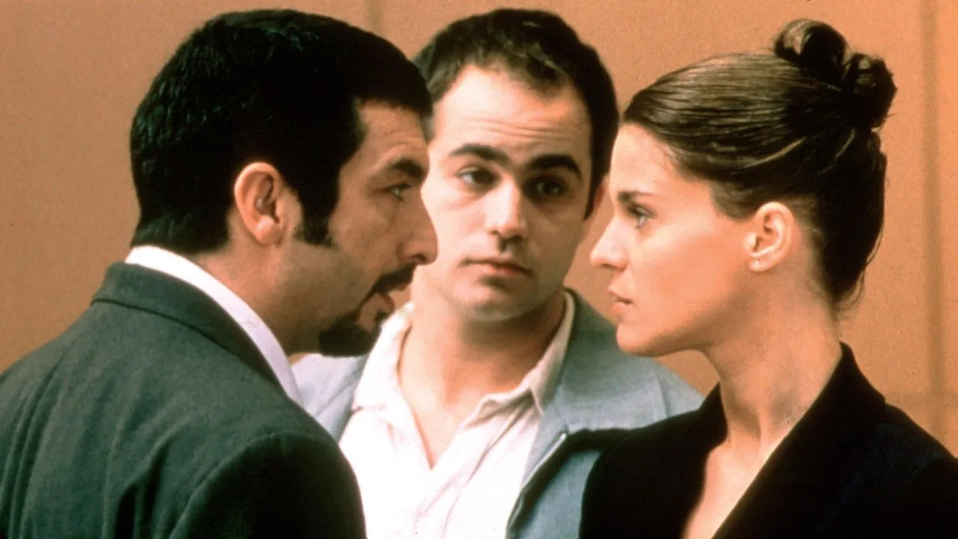 Leticia Brédice, Ricardo Darín, and Gastón Pauls in Nine Queens (2000)