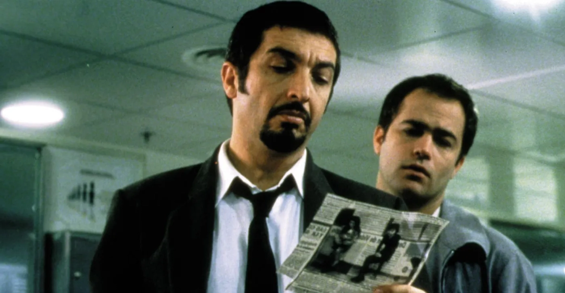 Ricardo Darín and Gastón Pauls in Nine Queens (2000)