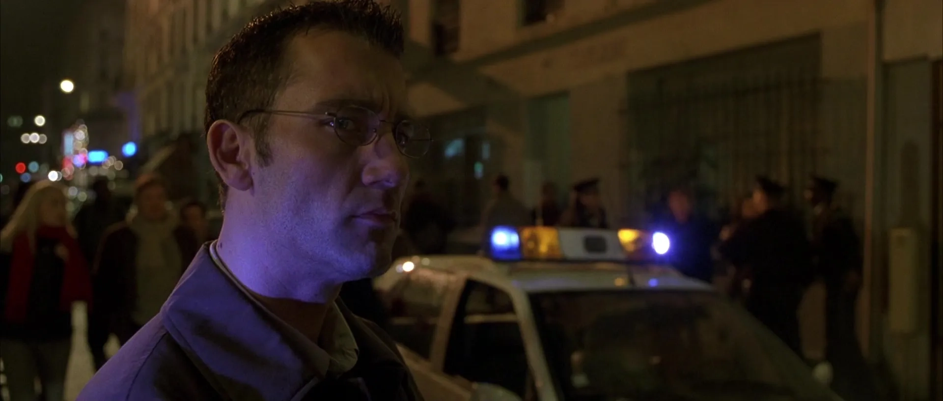 Clive Owen in The Bourne Identity (2002)