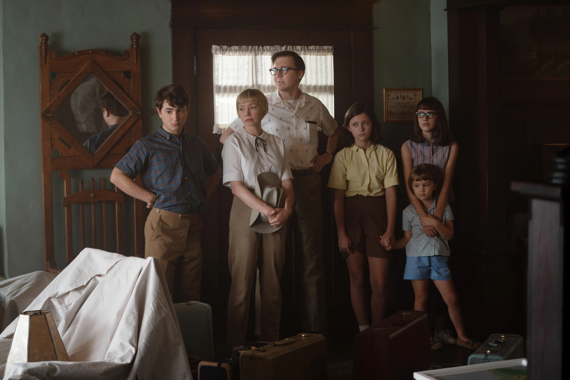 (from left) Sammy Fabelman (Gabriel LaBelle), Mitzi Fabelman (Michelle Williams), Burt Fabelman (Paul Dano), Natalie Fabelman (Keeley Karsten), Reggie Fabelman (Julia Butters) and Lisa Fabelman (Sophia Kopera) in The Fabelmans, co-written, produced and directed by Steven Spielberg