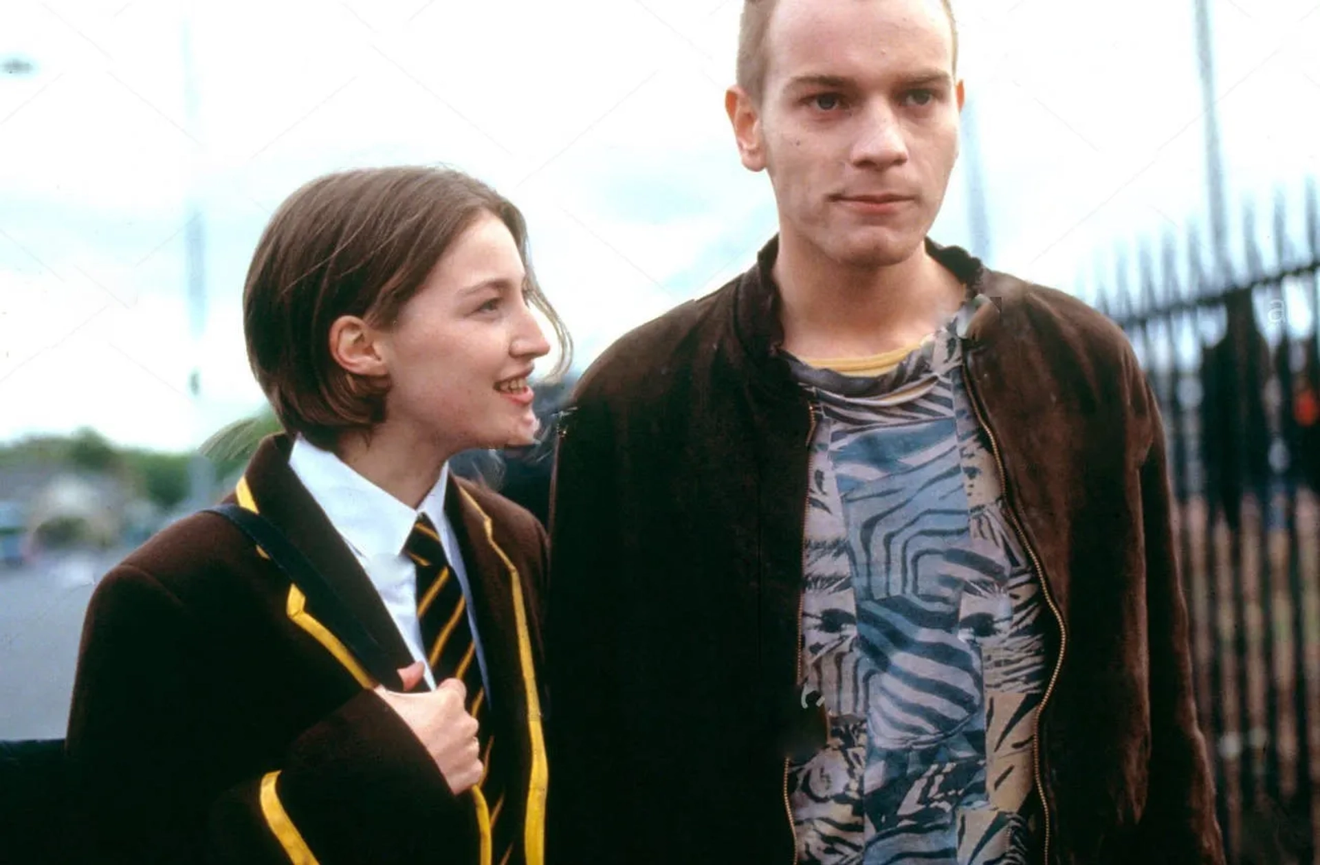 Ewan McGregor and Kelly Macdonald in Trainspotting (1996)