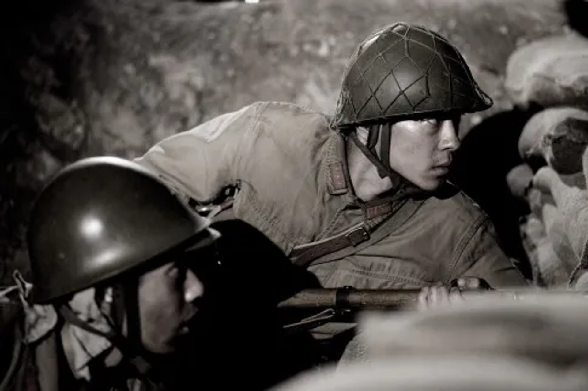 Kazunari Ninomiya and Ryo Kase in Letters from Iwo Jima (2006)