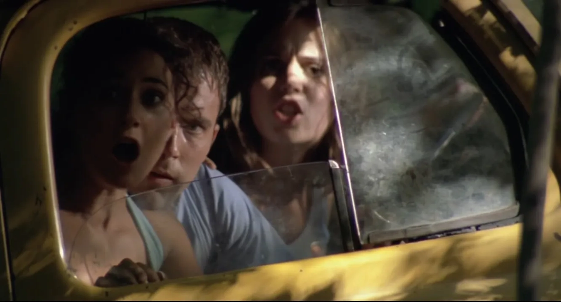 Emmanuelle Chriqui, Desmond Harrington, and Eliza Dushku in Wrong Turn (2003)