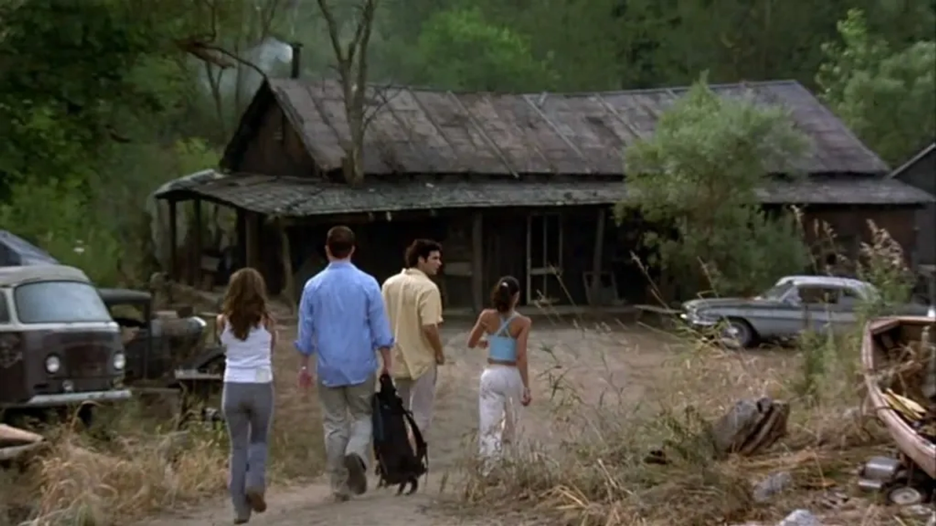 Emmanuelle Chriqui, Desmond Harrington, Jeremy Sisto, and Eliza Dushku in Wrong Turn (2003)