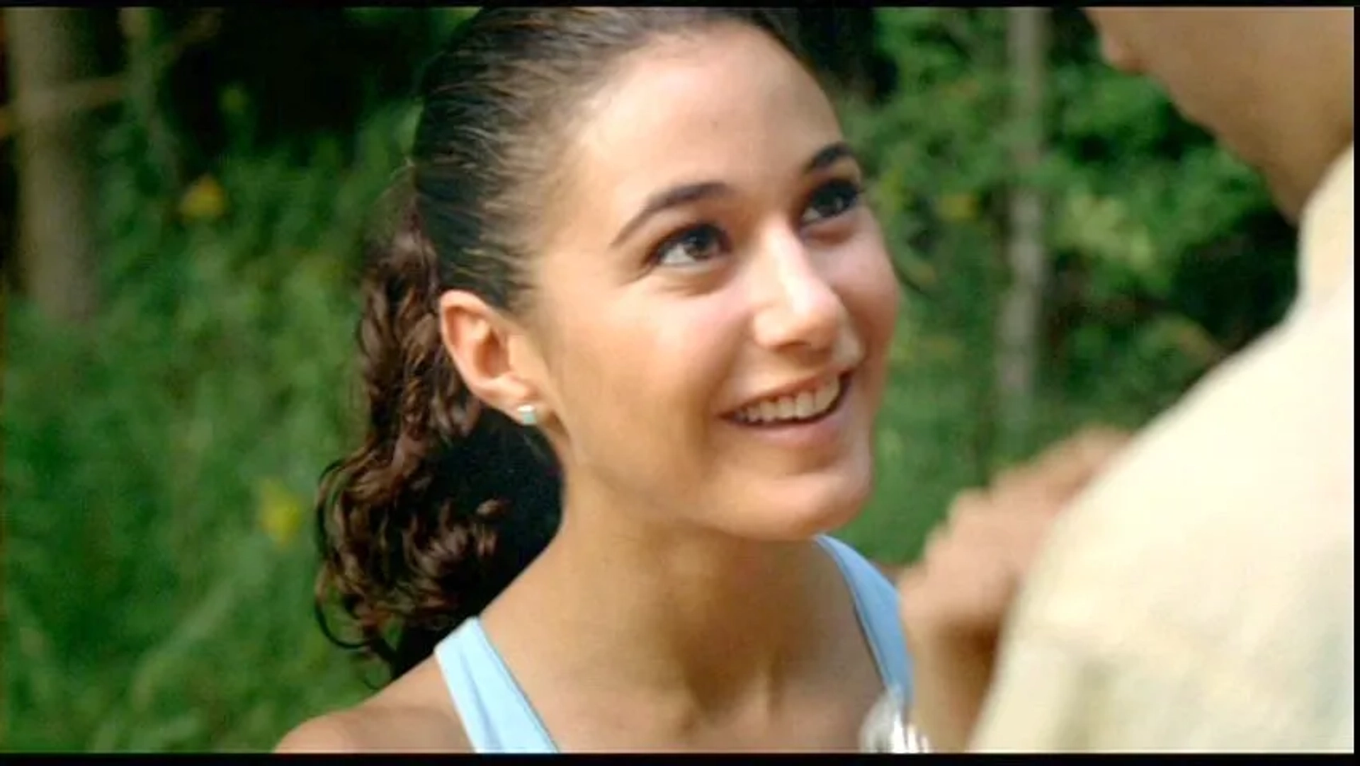 Emmanuelle Chriqui in Wrong Turn (2003)