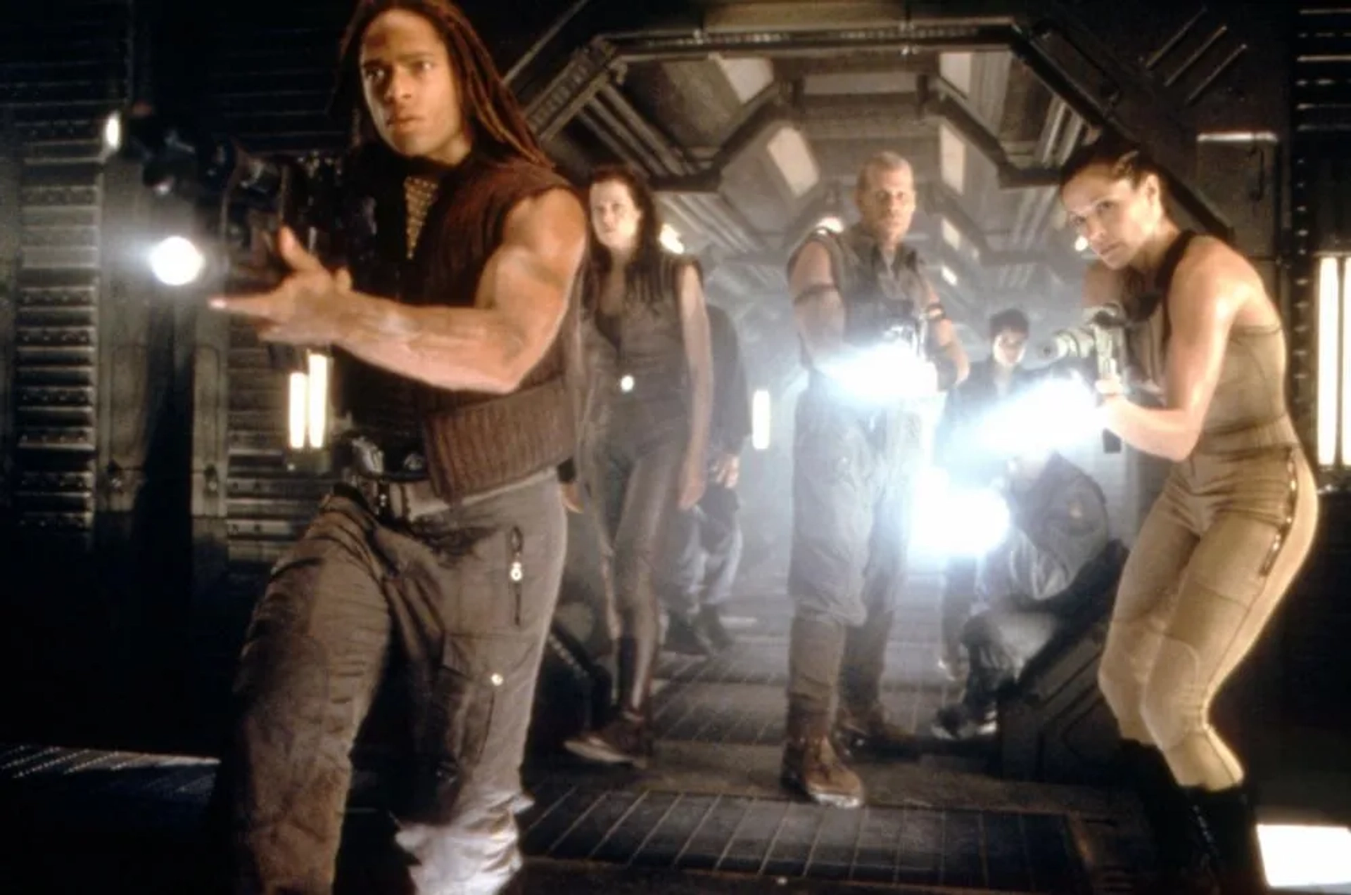 Sigourney Weaver, Ron Perlman, Gary Dourdan, and Kim Flowers in Alien: Resurrection (1997)