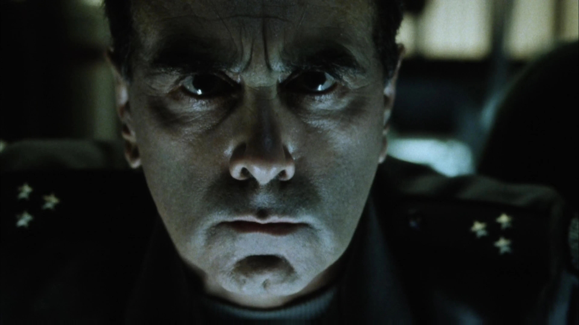 Dan Hedaya in Alien: Resurrection (1997)