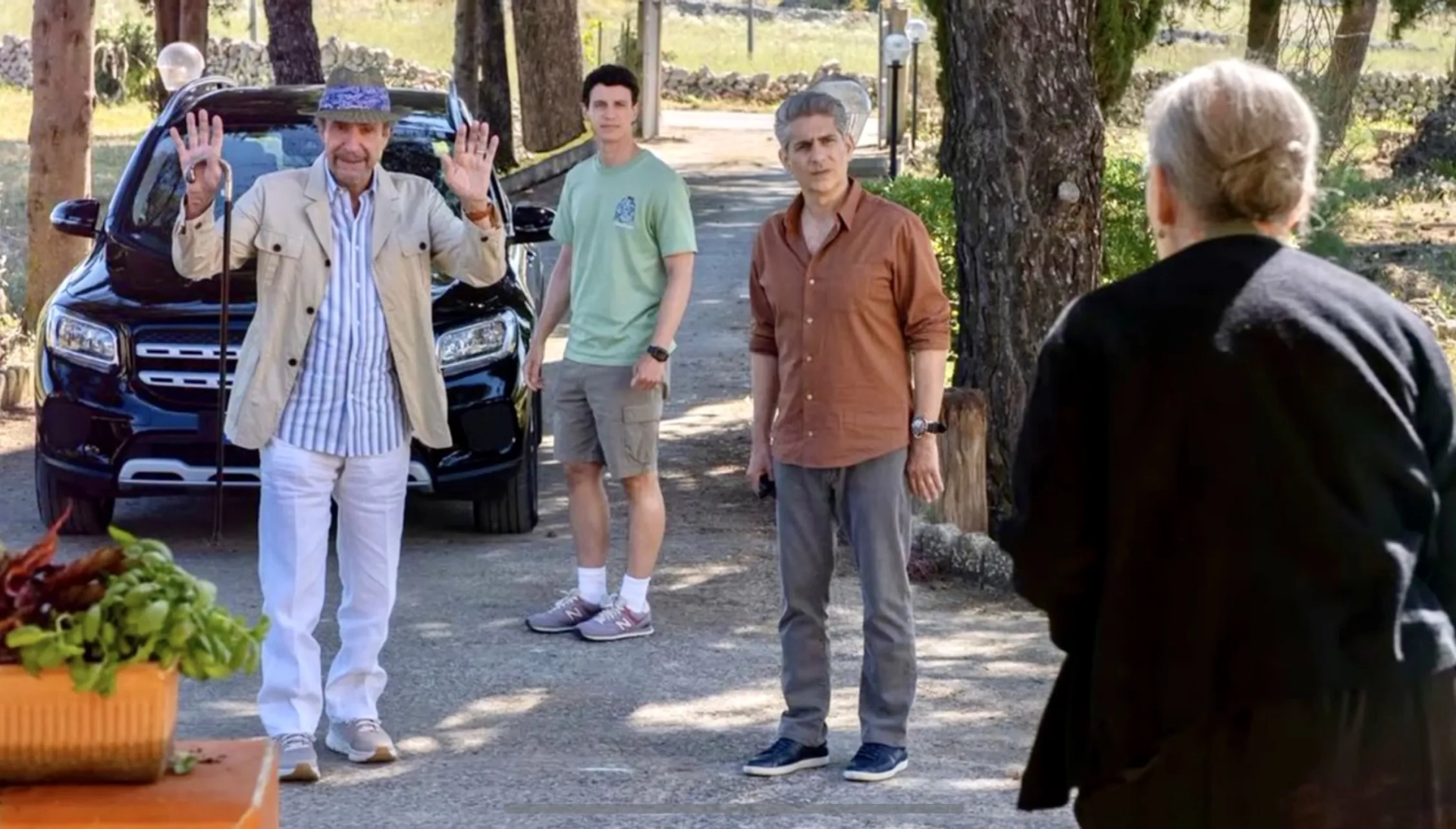 F. Murray Abraham, Michael Imperioli, and Adam DiMarco in The White Lotus (2021)