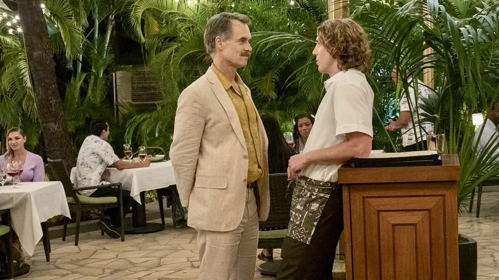Murray Bartlett and Lukas Gage in The White Lotus (2021)