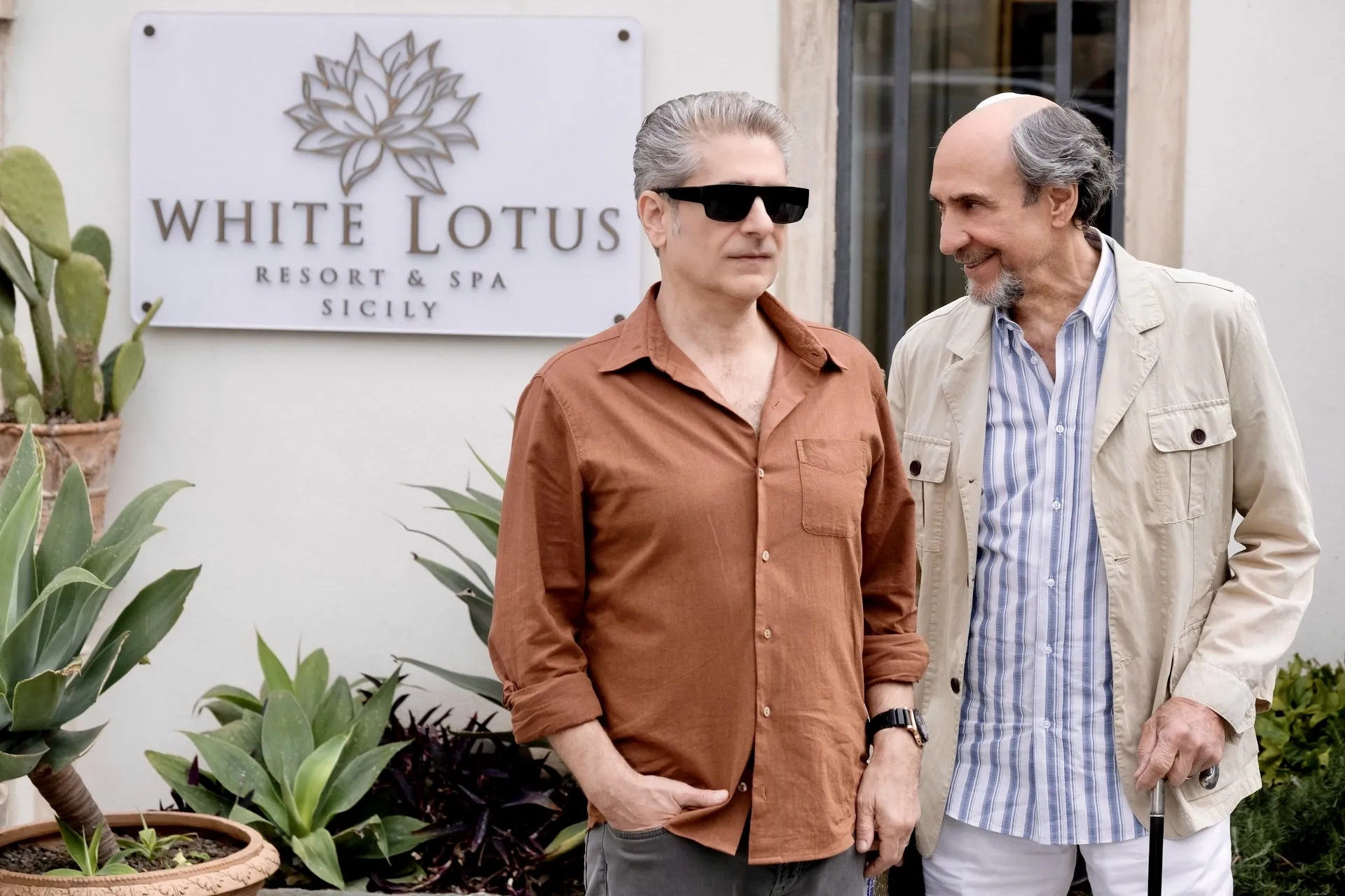 F. Murray Abraham and Michael Imperioli in The White Lotus (2021)