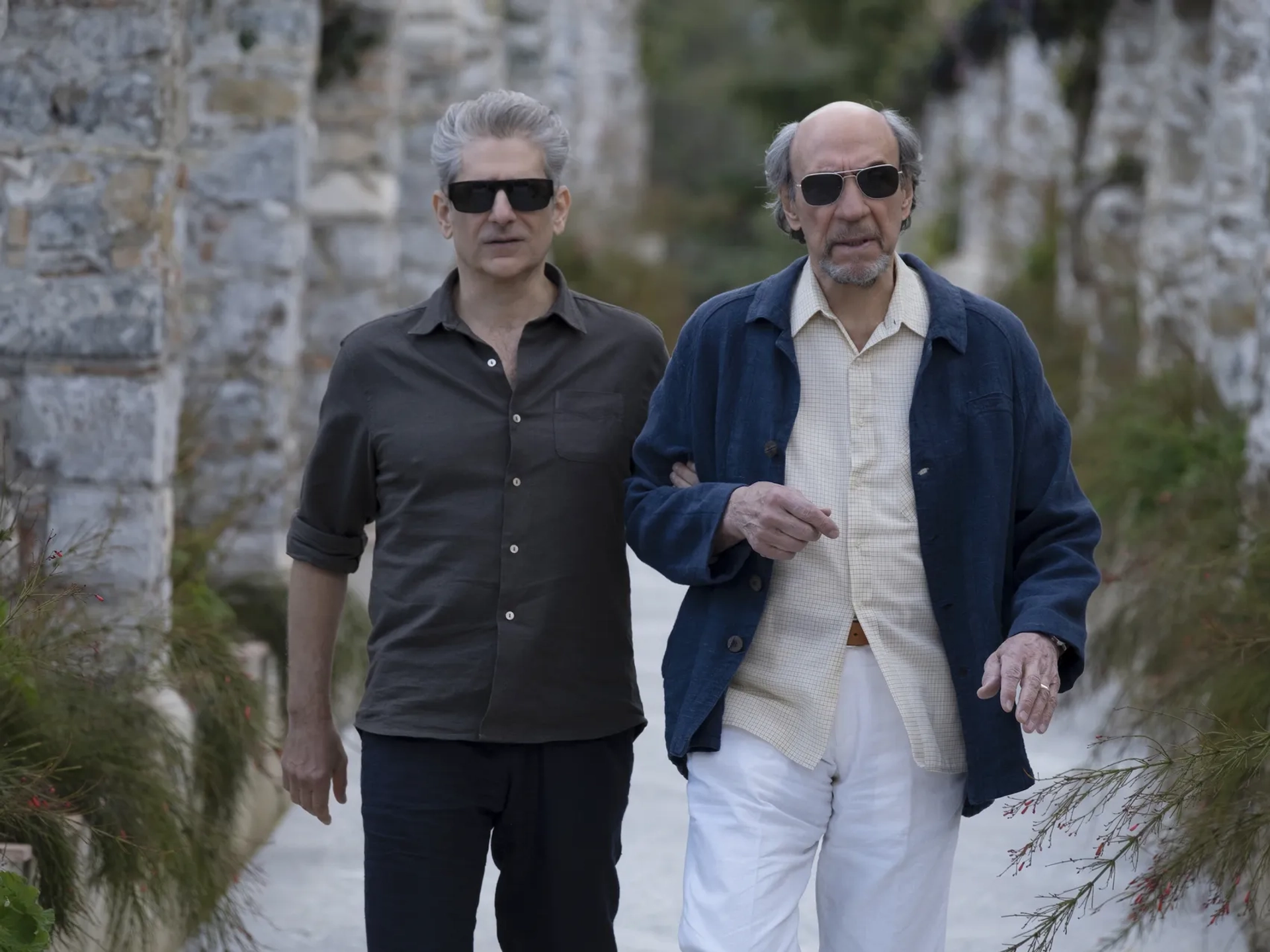 F. Murray Abraham and Michael Imperioli in The White Lotus (2021)